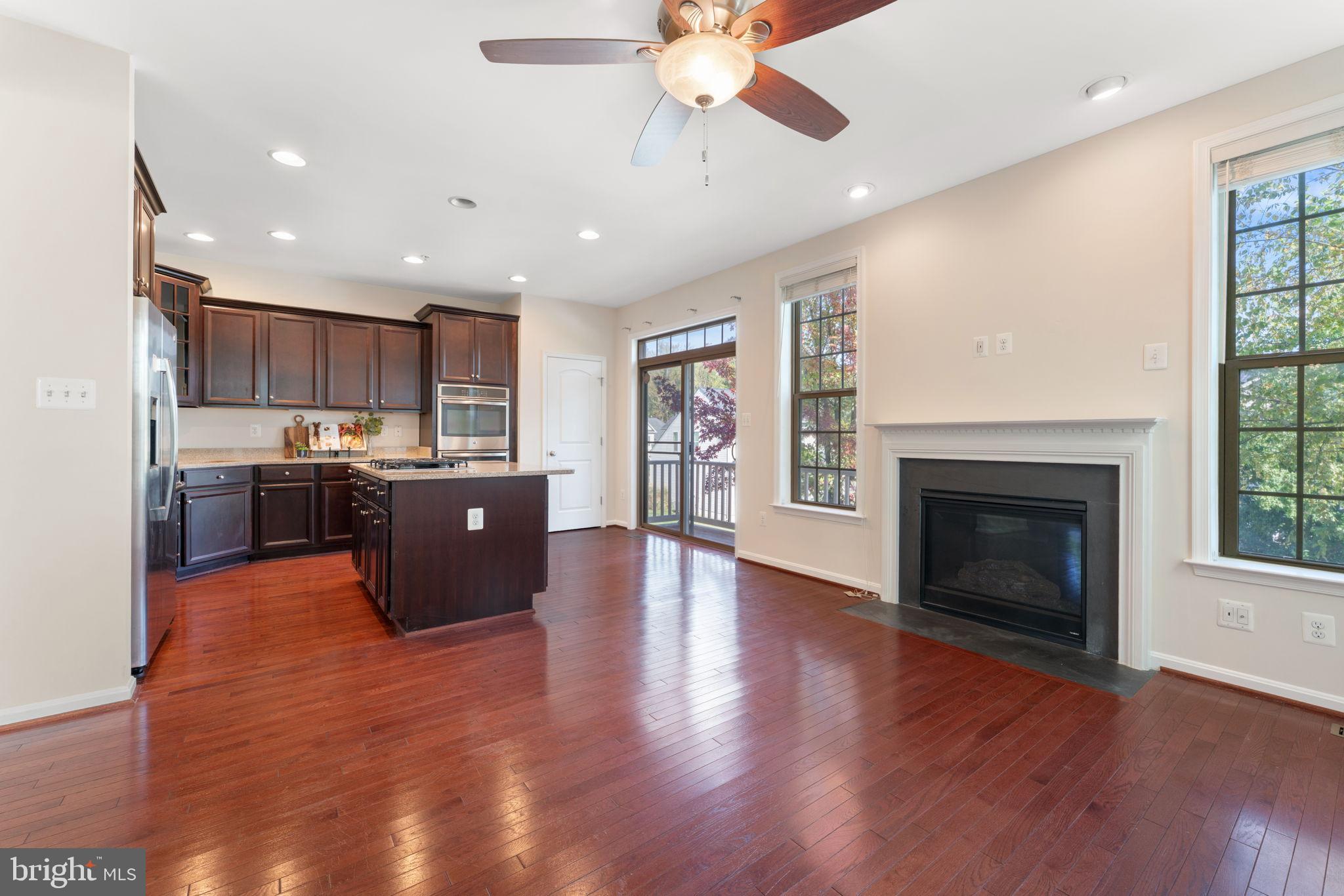 WOODMORE TOWNE CENTRE - Residential