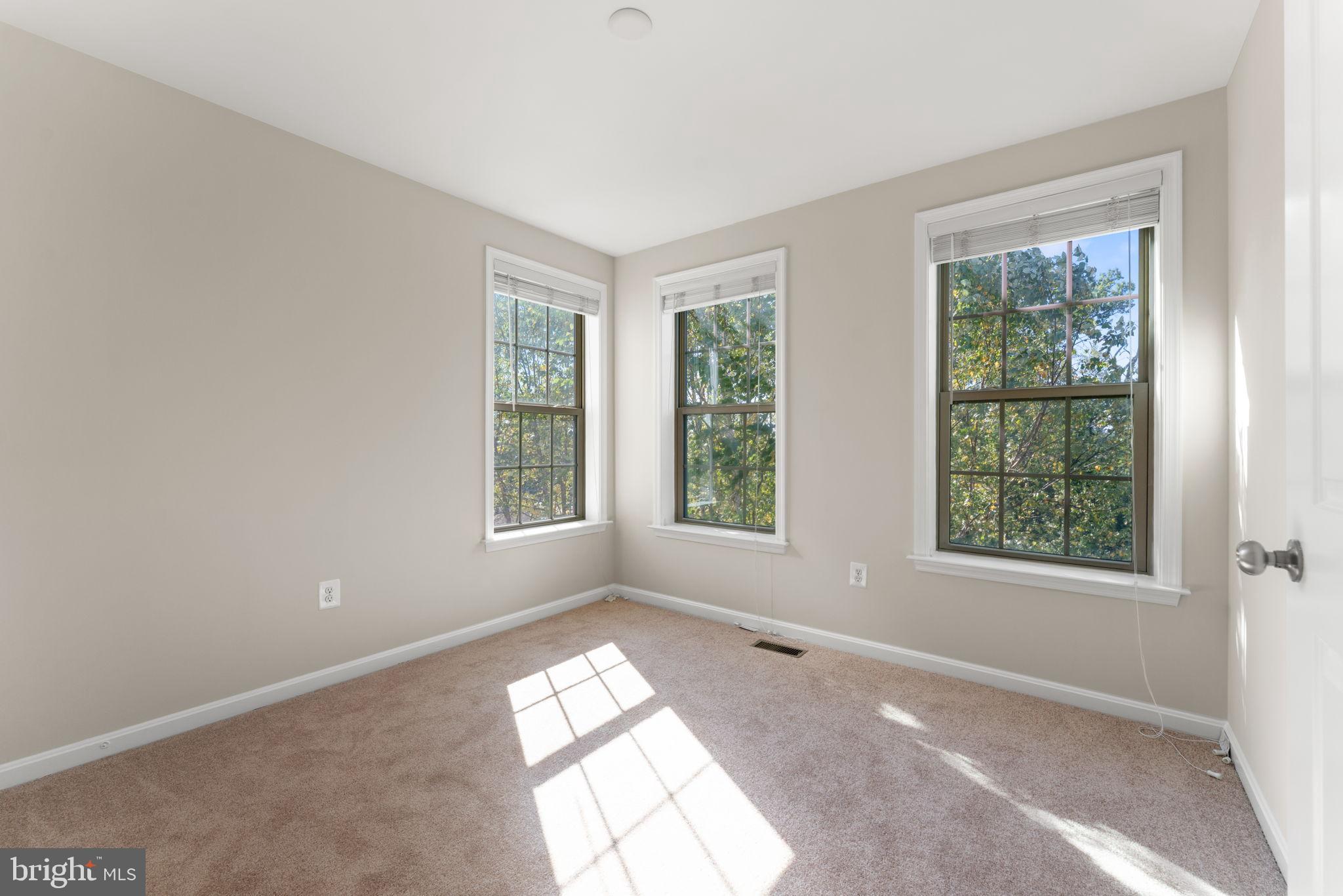 WOODMORE TOWNE CENTRE - Residential