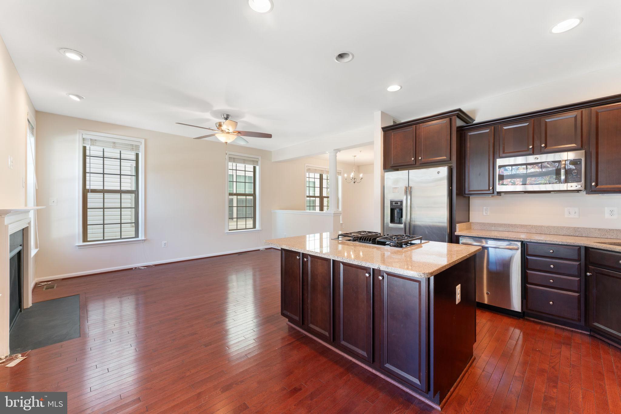 WOODMORE TOWNE CENTRE - Residential