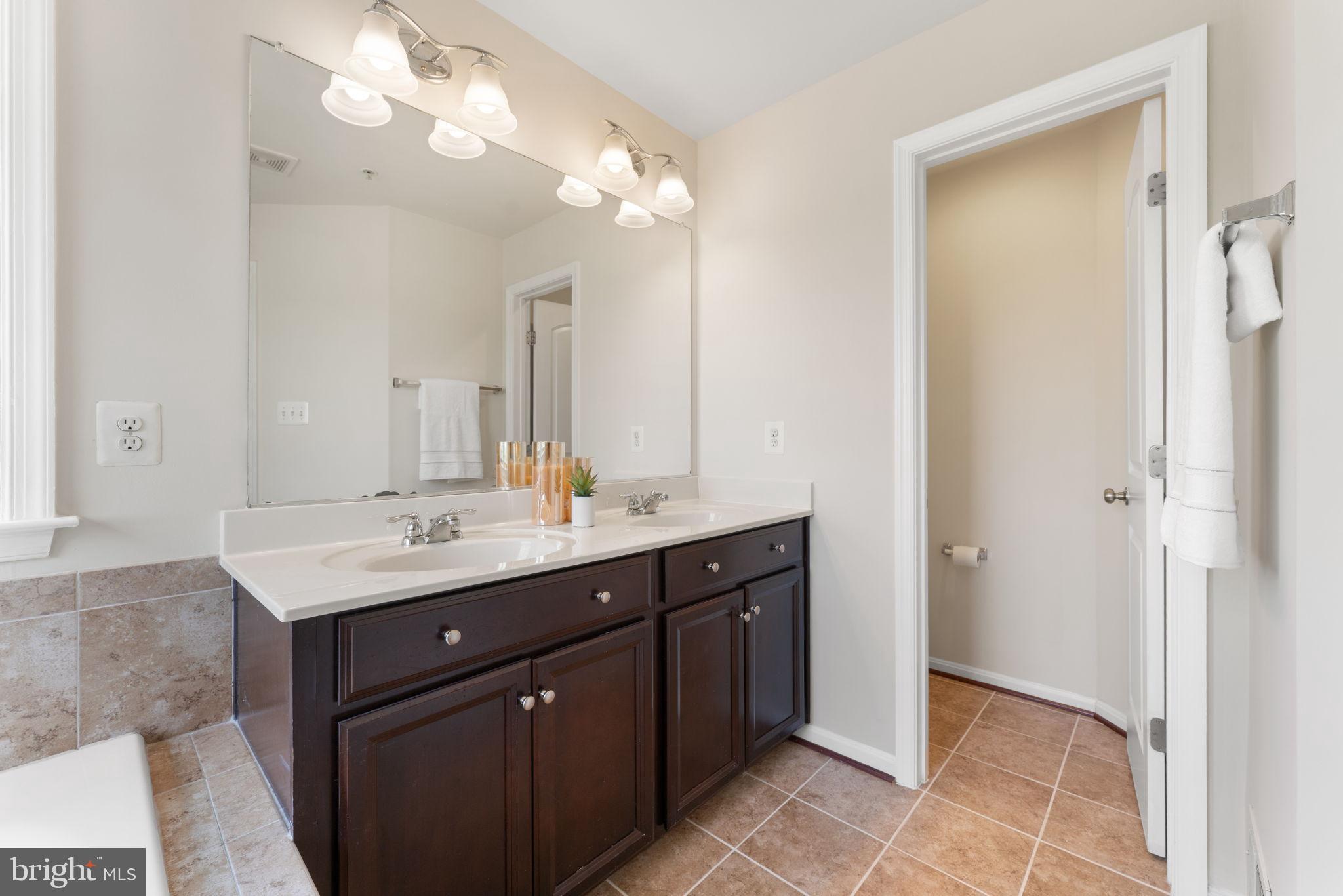 WOODMORE TOWNE CENTRE - Residential