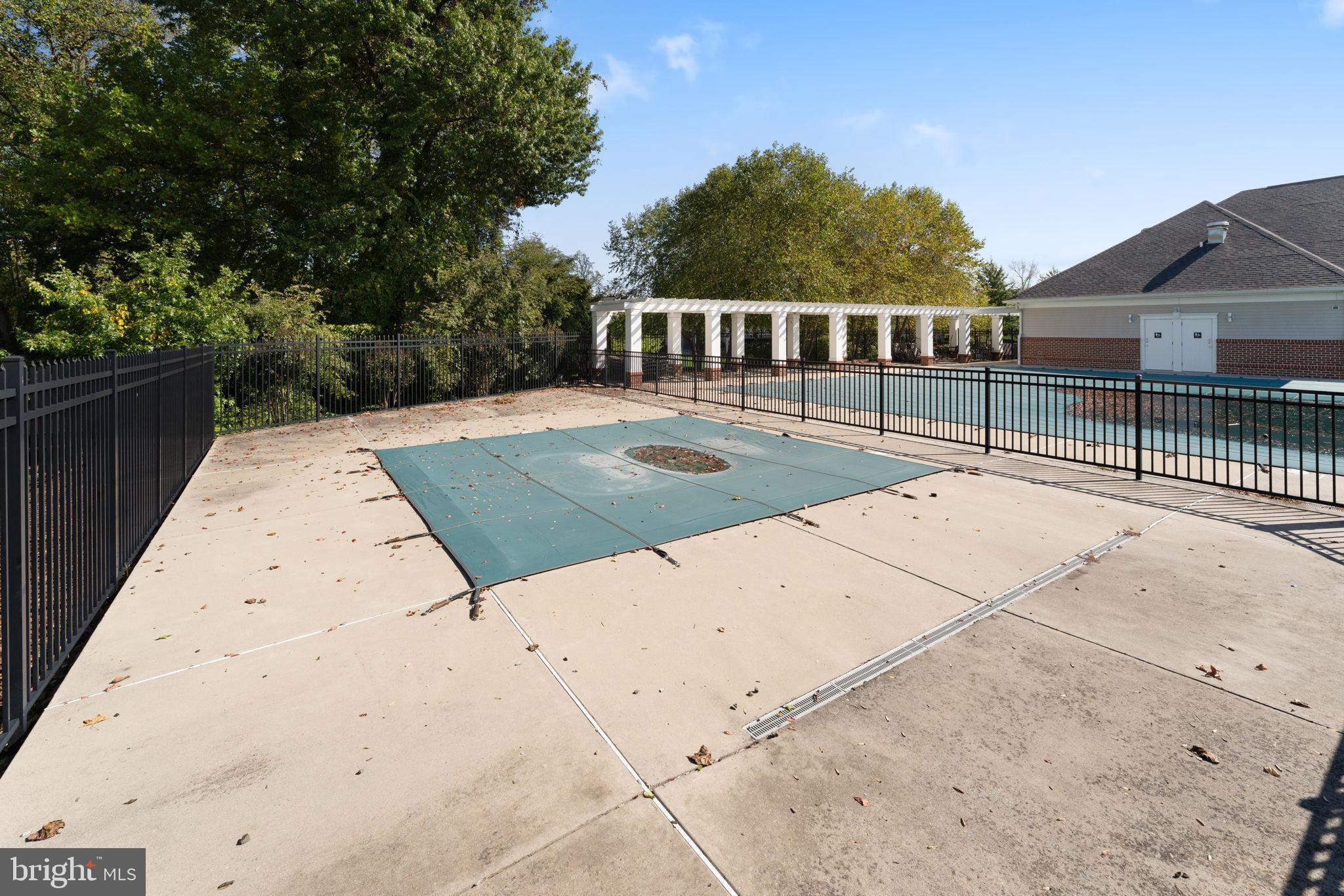 WOODMORE TOWNE CENTRE - Residential