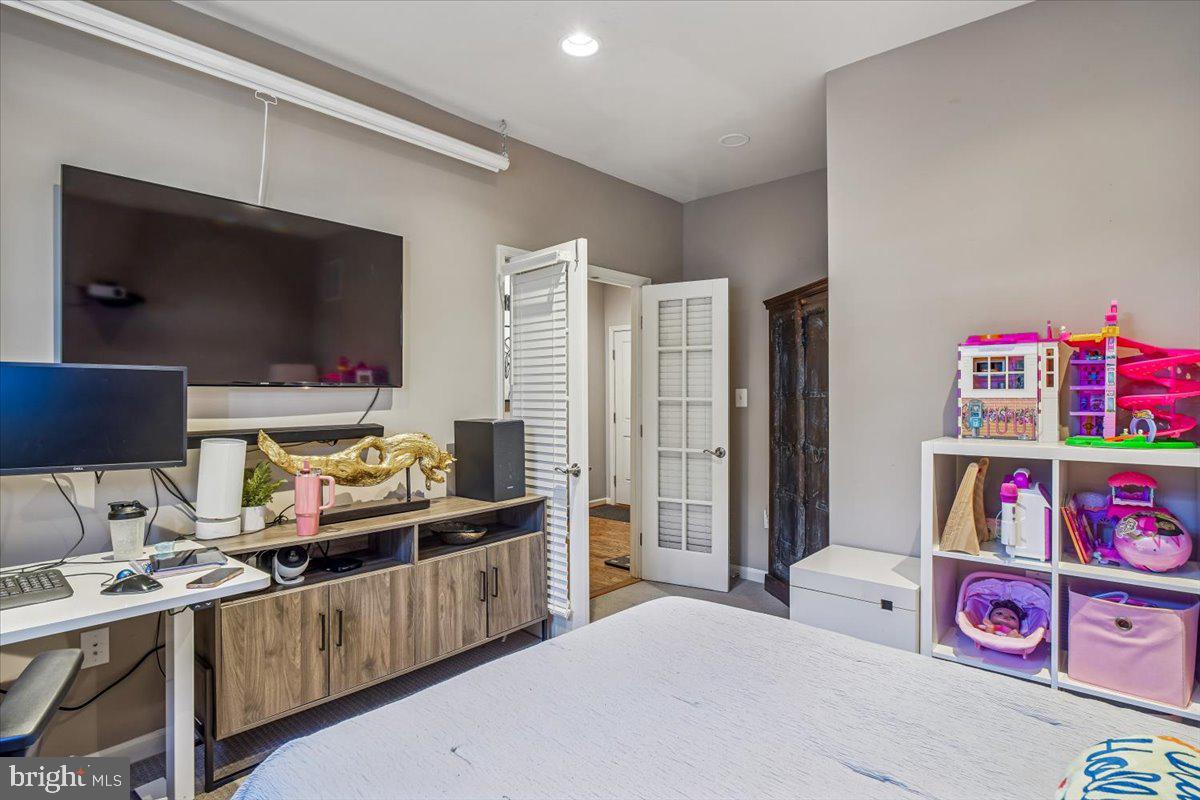 CABIN BRANCH - Residential