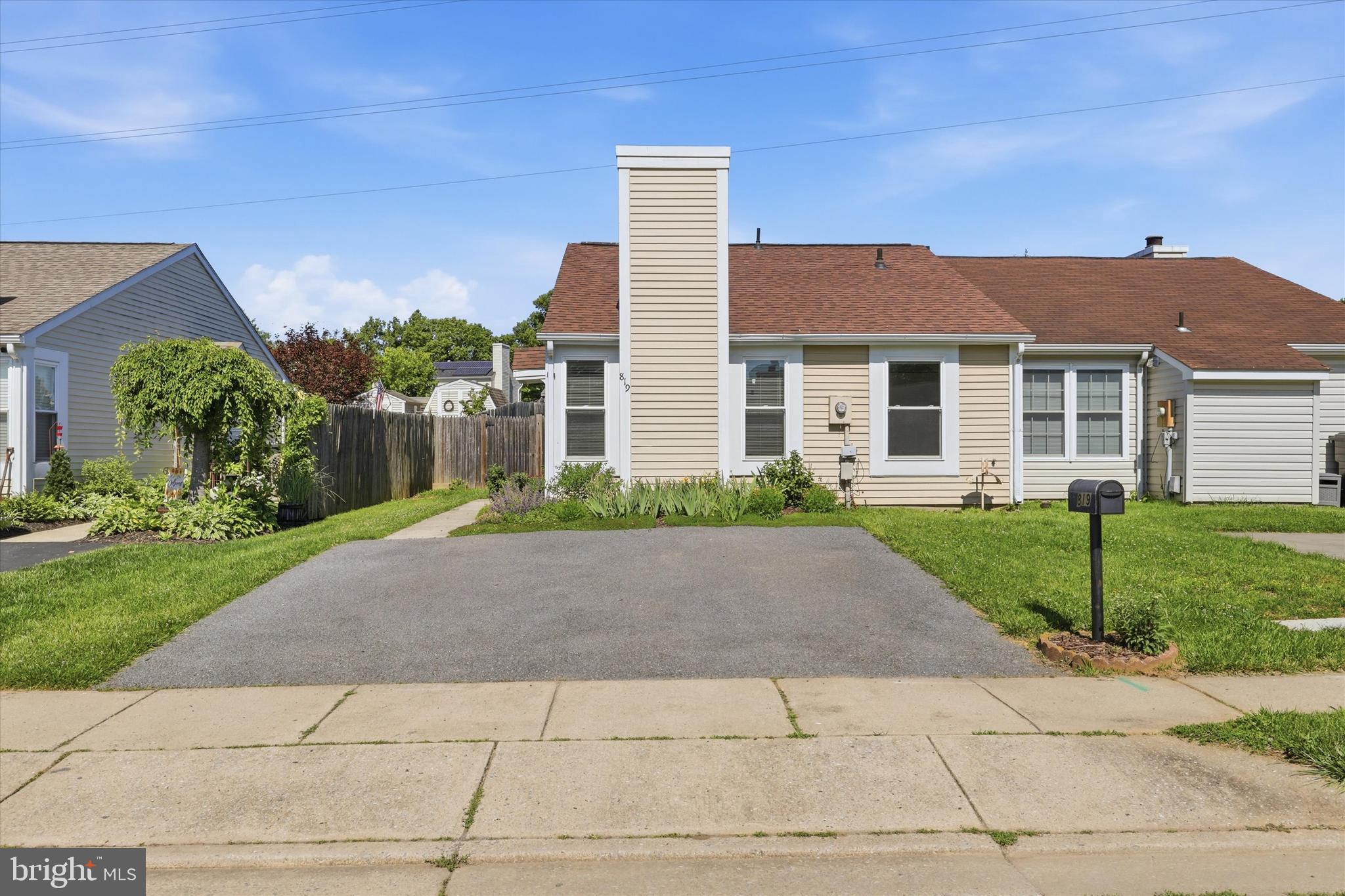 819 CHADWICK CIRCLE