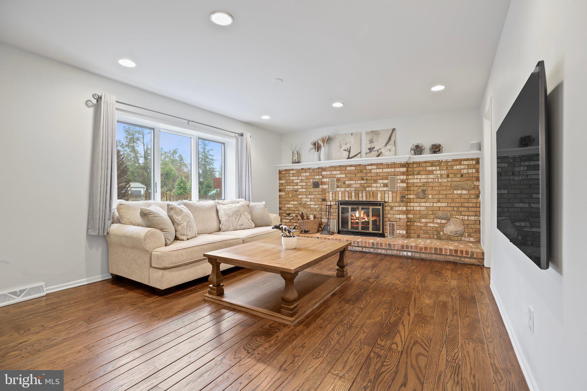 39 LAUREL WOOD