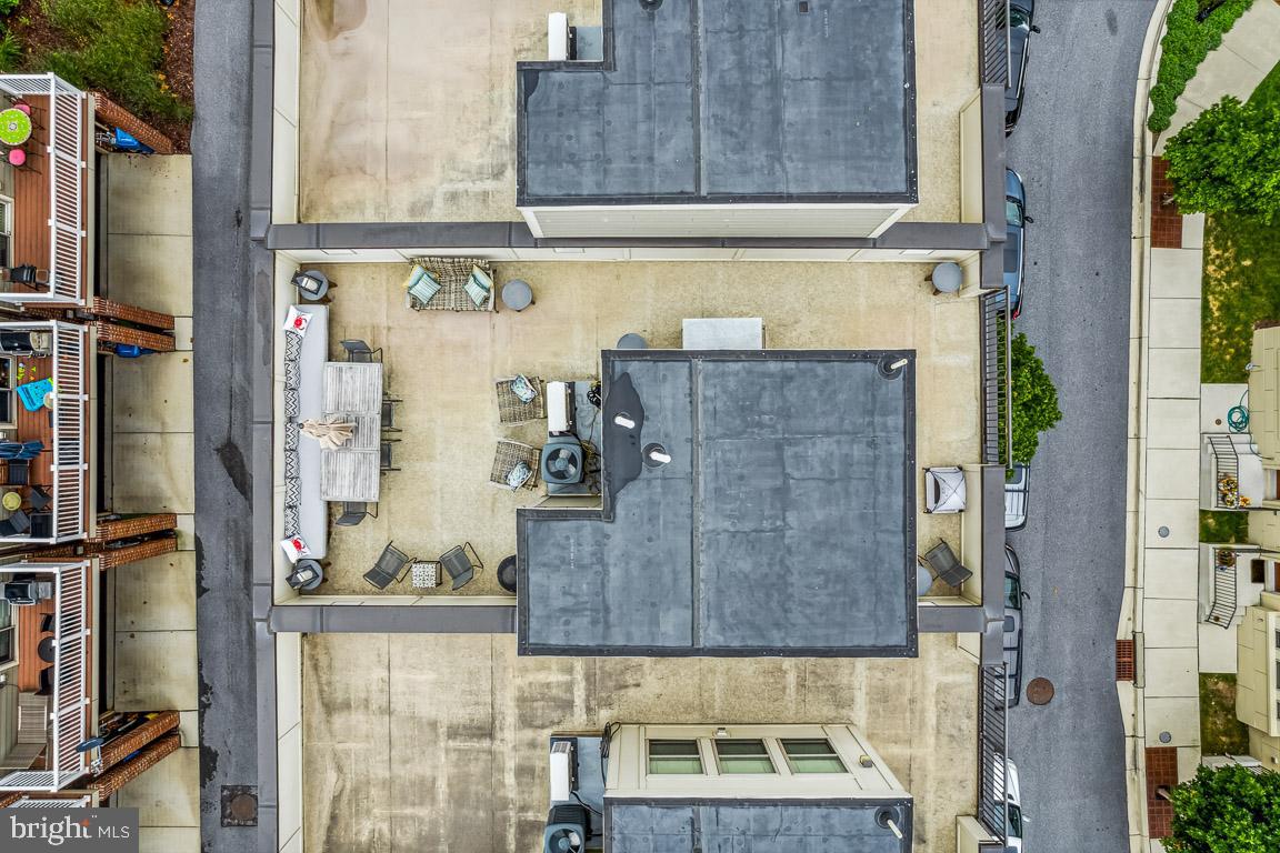 LOCUST POINT - Residential