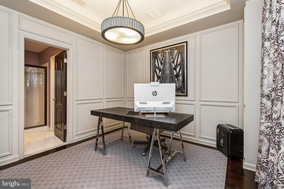 LOCUST POINT - Residential