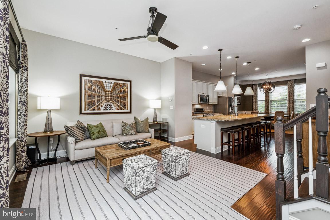 LOCUST POINT - Residential