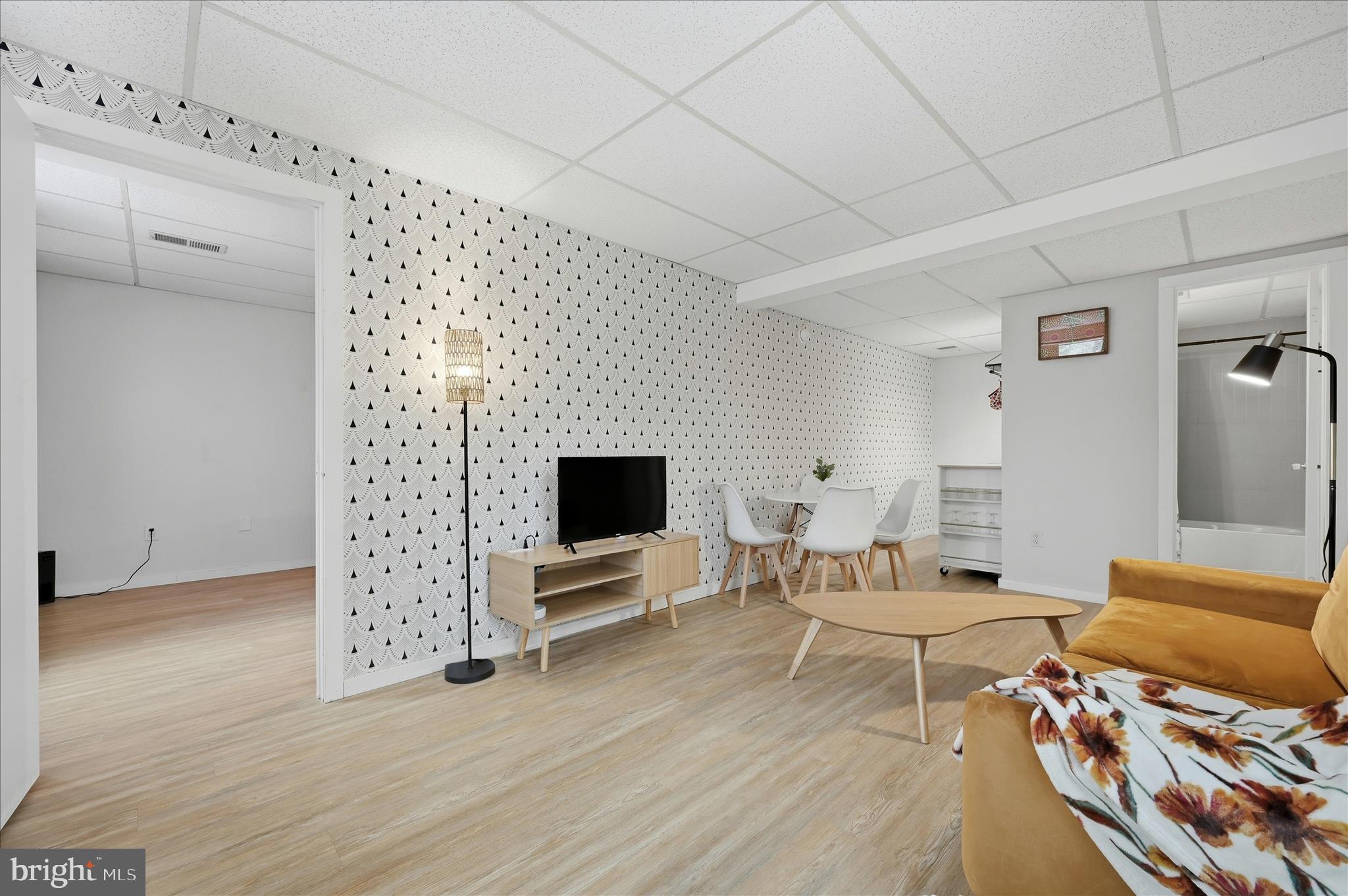 LAKEVIEW - Residential