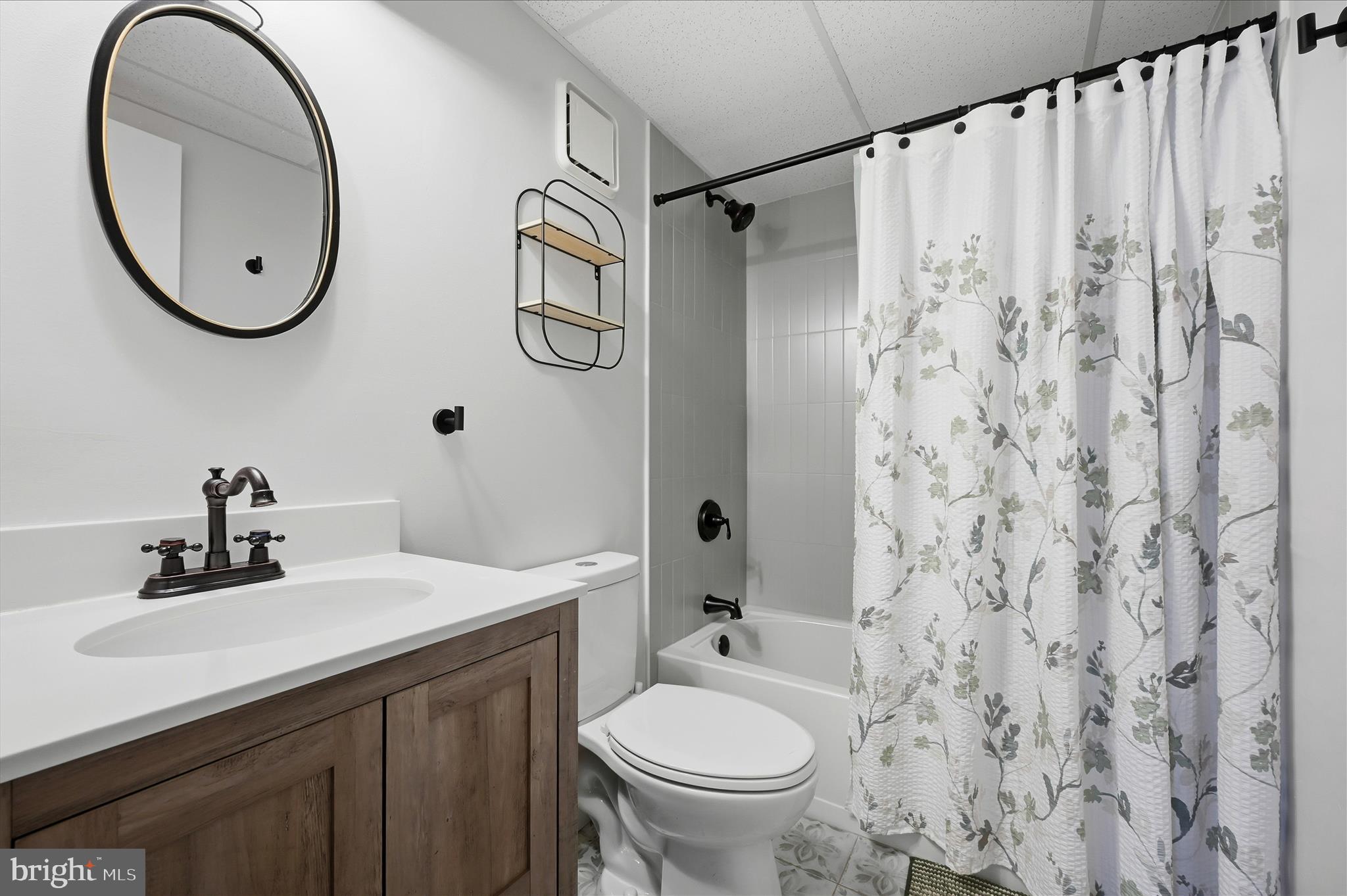 LAKEVIEW - Residential