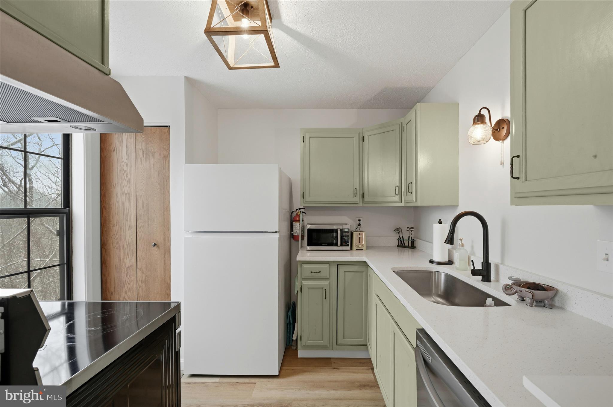 LAKEVIEW - Residential