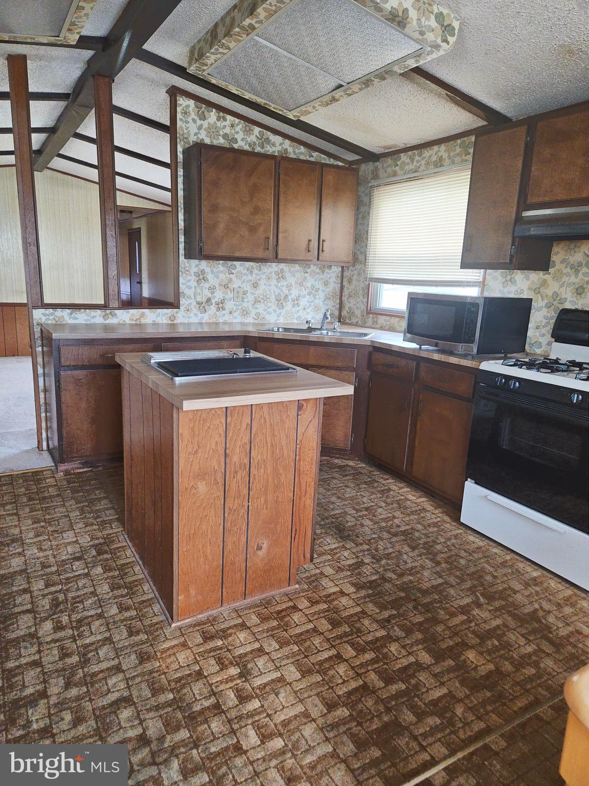 23 WINDING WAY