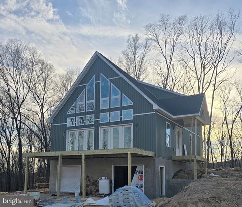 531 MYLA LANE HEDGESVILLE WV 25427