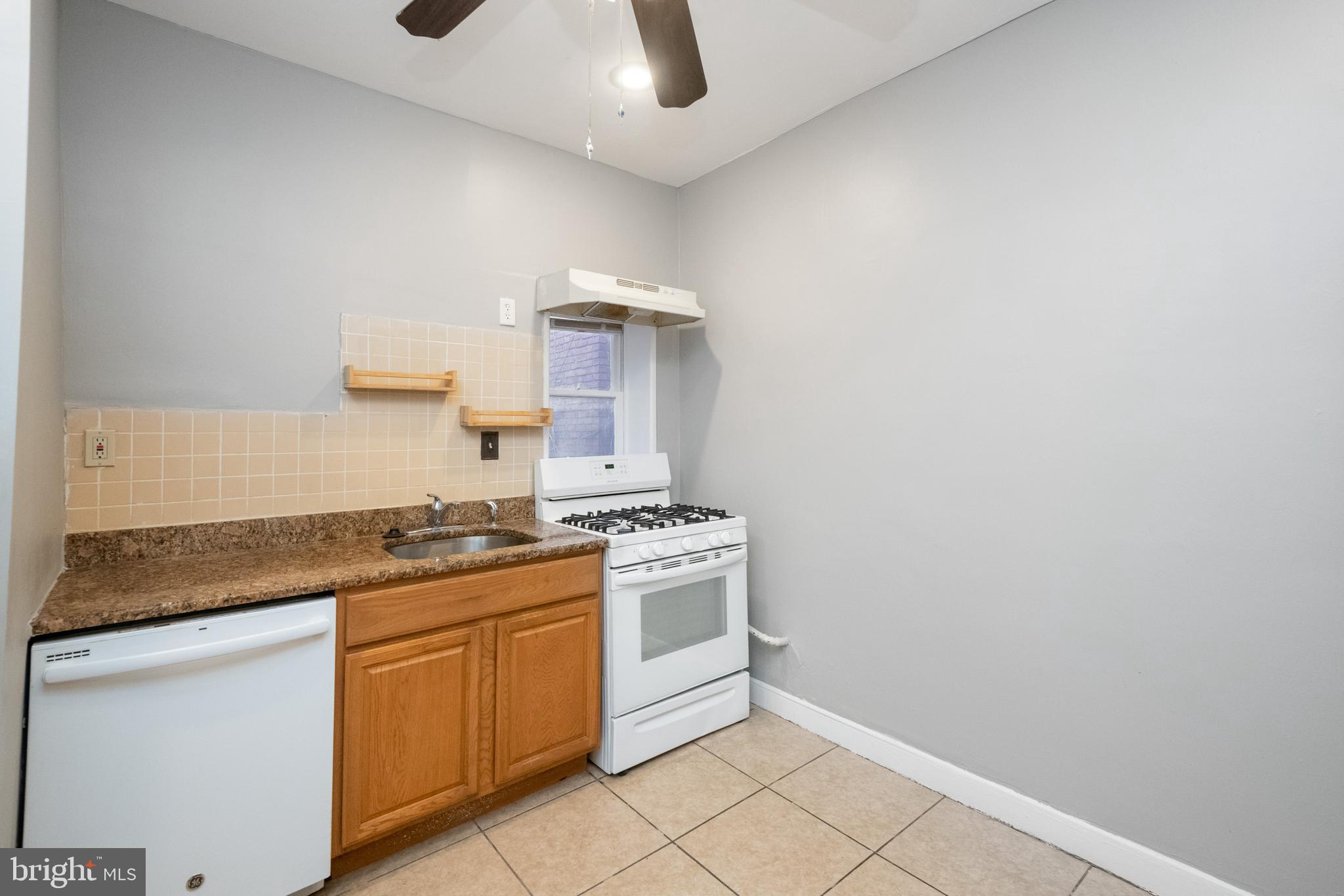 CHARLES VILLAGE - Residential Lease