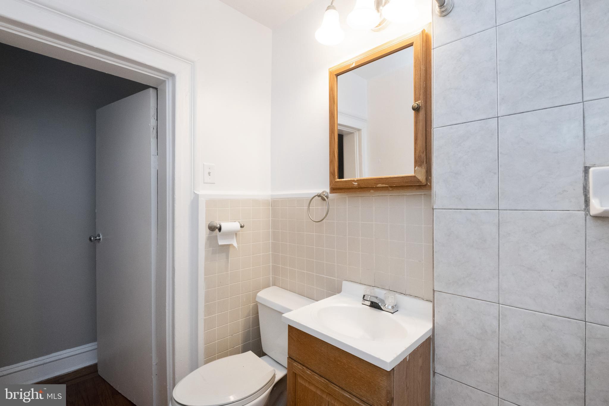 CHARLES VILLAGE - Residential Lease