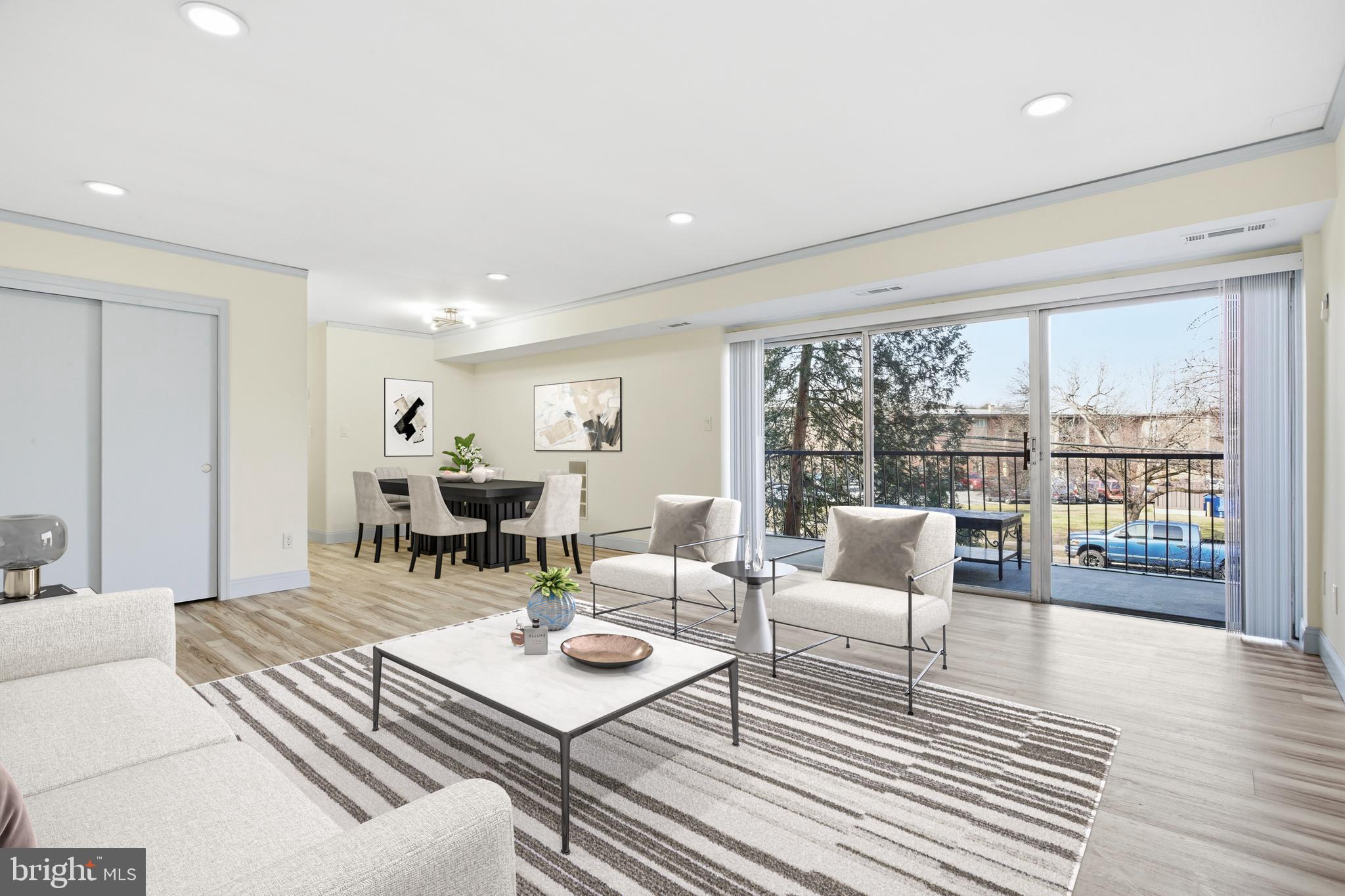 7609 FONTAINEBLEAU DRIVE 2206