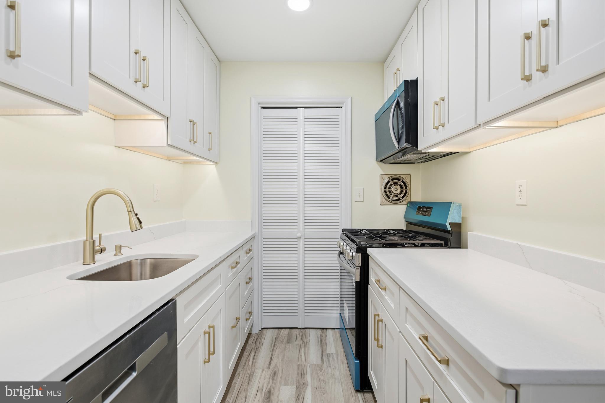 FRENCHMANS CREEK - Residential