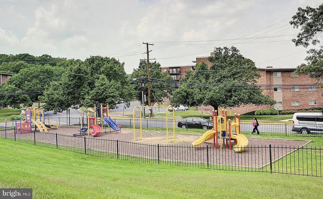 FRENCHMANS CREEK - Residential