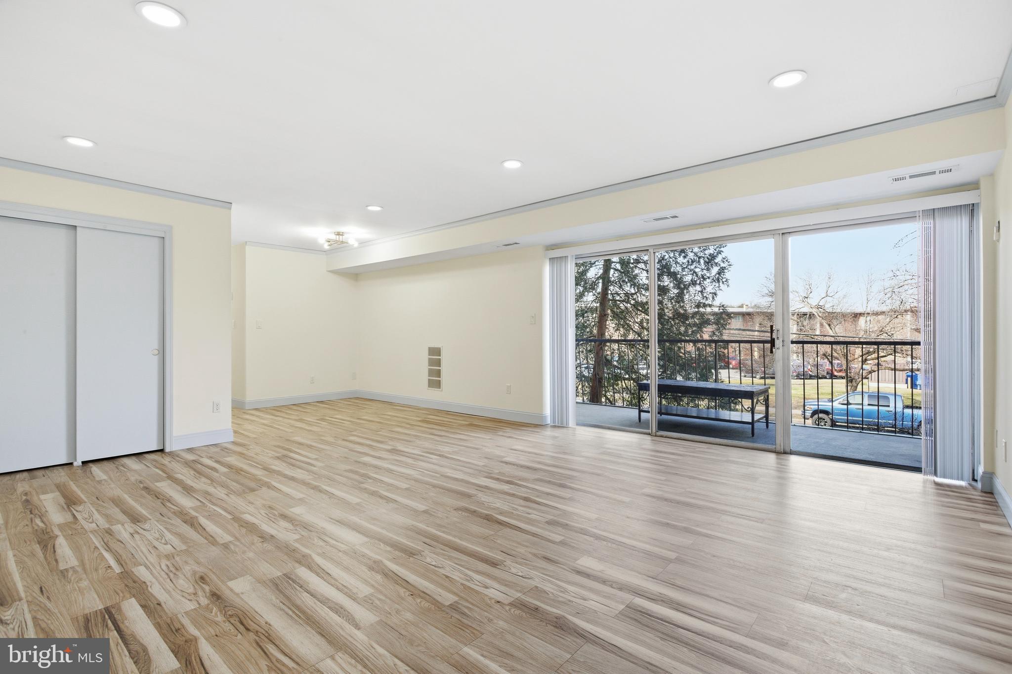 FRENCHMANS CREEK - Residential