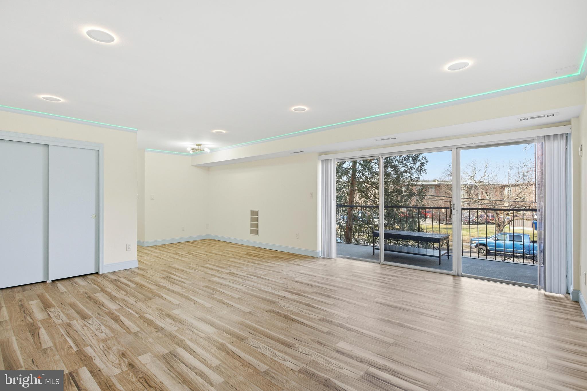 FRENCHMANS CREEK - Residential