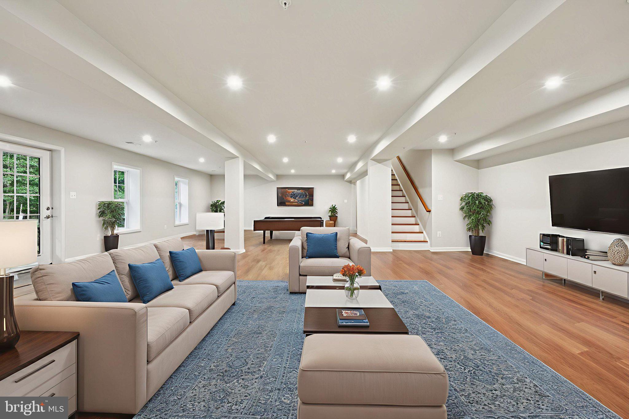 POTOMAC SHORES - Residential