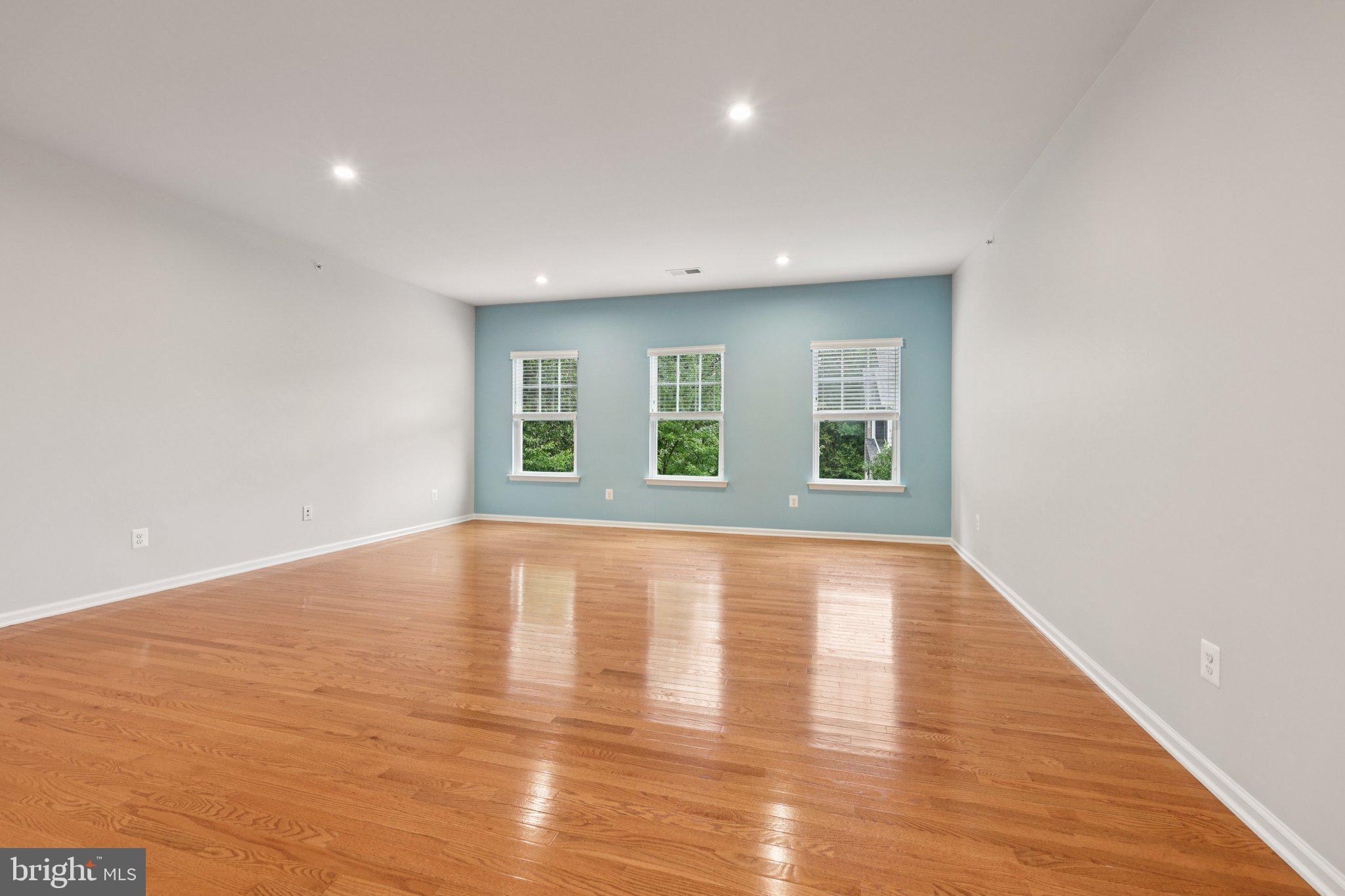 POTOMAC SHORES - Residential