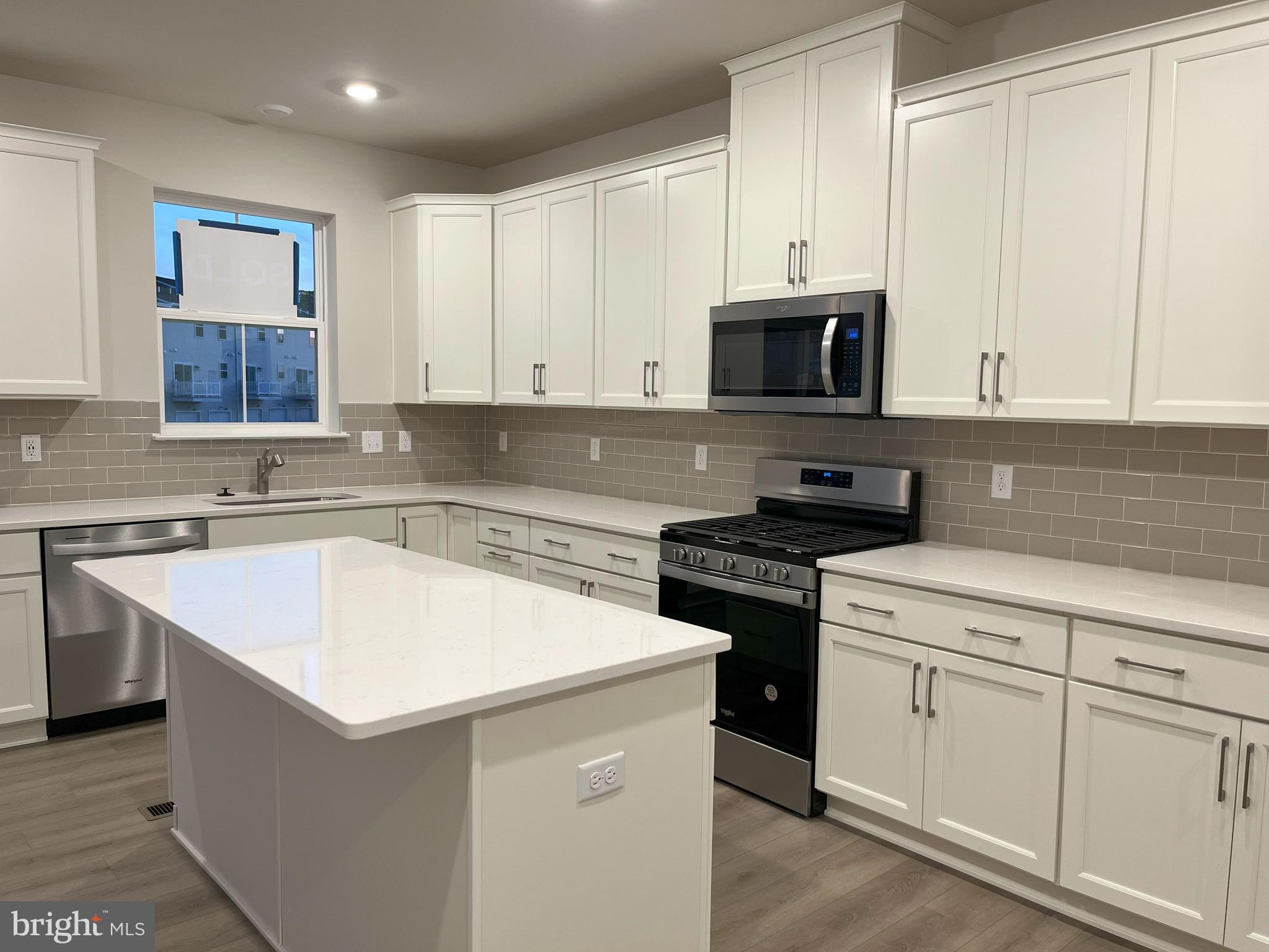 RIVER PIONTE - Residential Lease