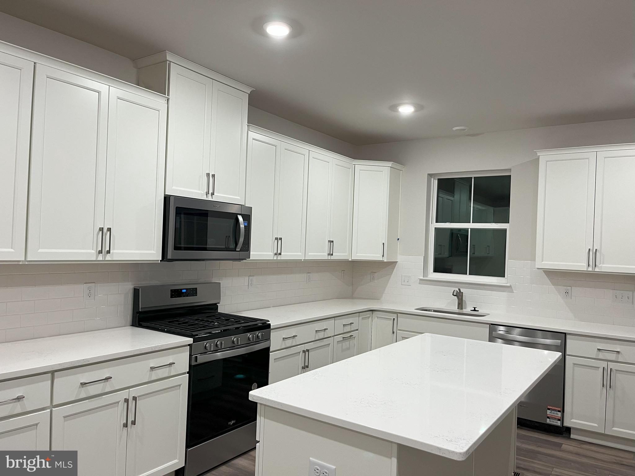 RIVER PIONTE - Residential Lease