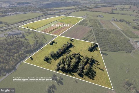 Photo of Hopewell, CLEAR BROOK, VA 22624 (MLS # VAFV2043642)