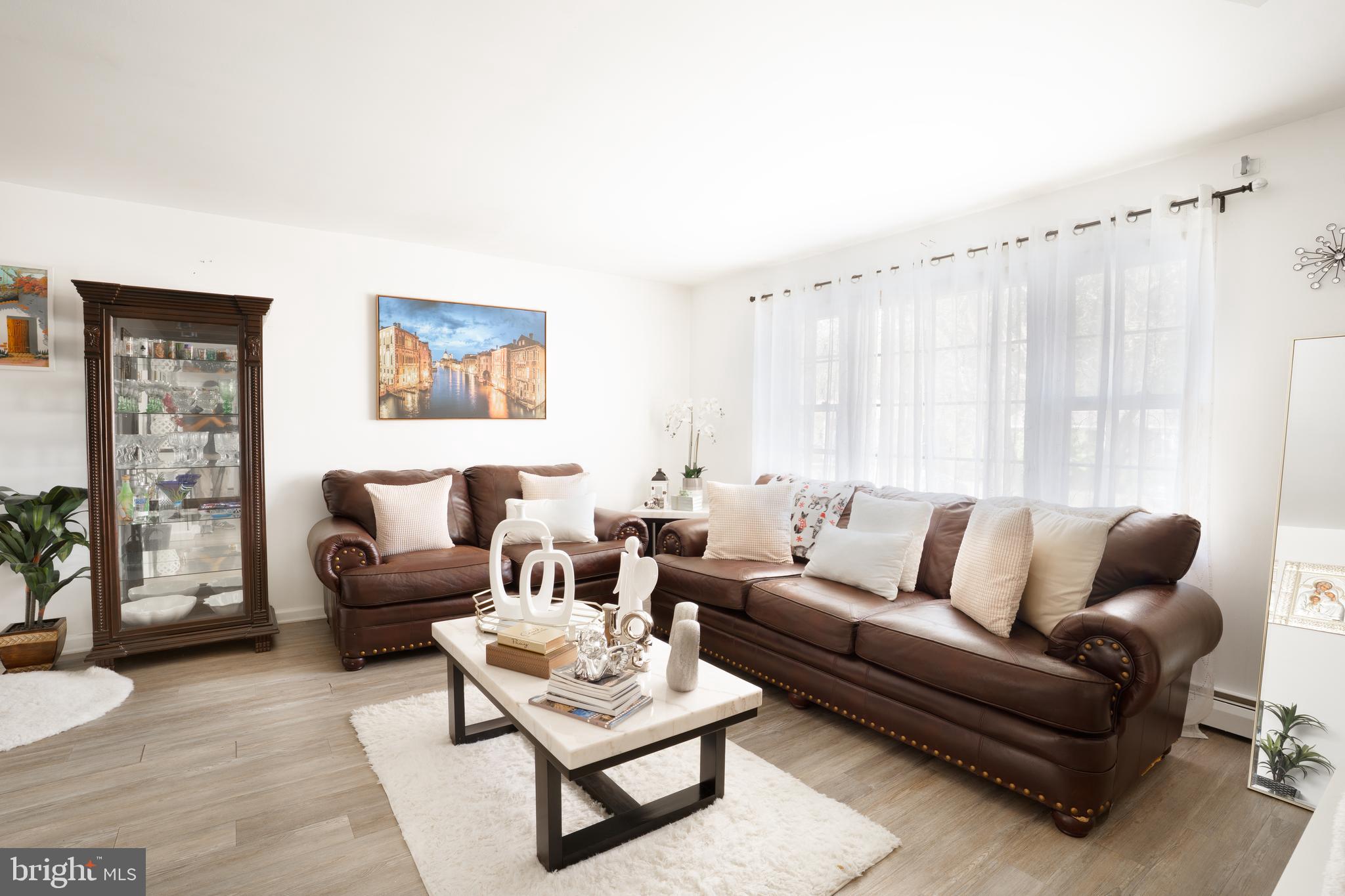 4903 KENYON COURT