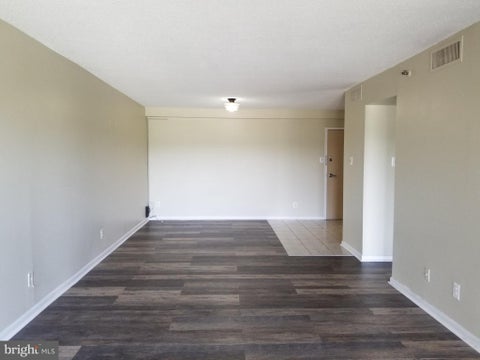 Condo For Sale - 9200 Edwards Way #611<br/> HYATTSVILLE, MD 20783