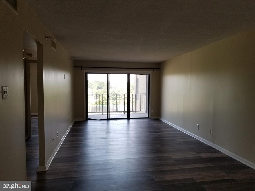 This beautifully maintained 1BR/1BA unit offers a spacious floor plan with charming front-facing views. Enjoy the convenience of an in-unit washer and dryer. The building features a variety of well-maintained amenities and is ideally located near major roads, the Metro, and both local and national retail options. The property is staffed 24/7 and equipped with CCTV monitoring of the exterior and garage.  Please include pre-approval and financial information with your offer. Move in/out fee apply.