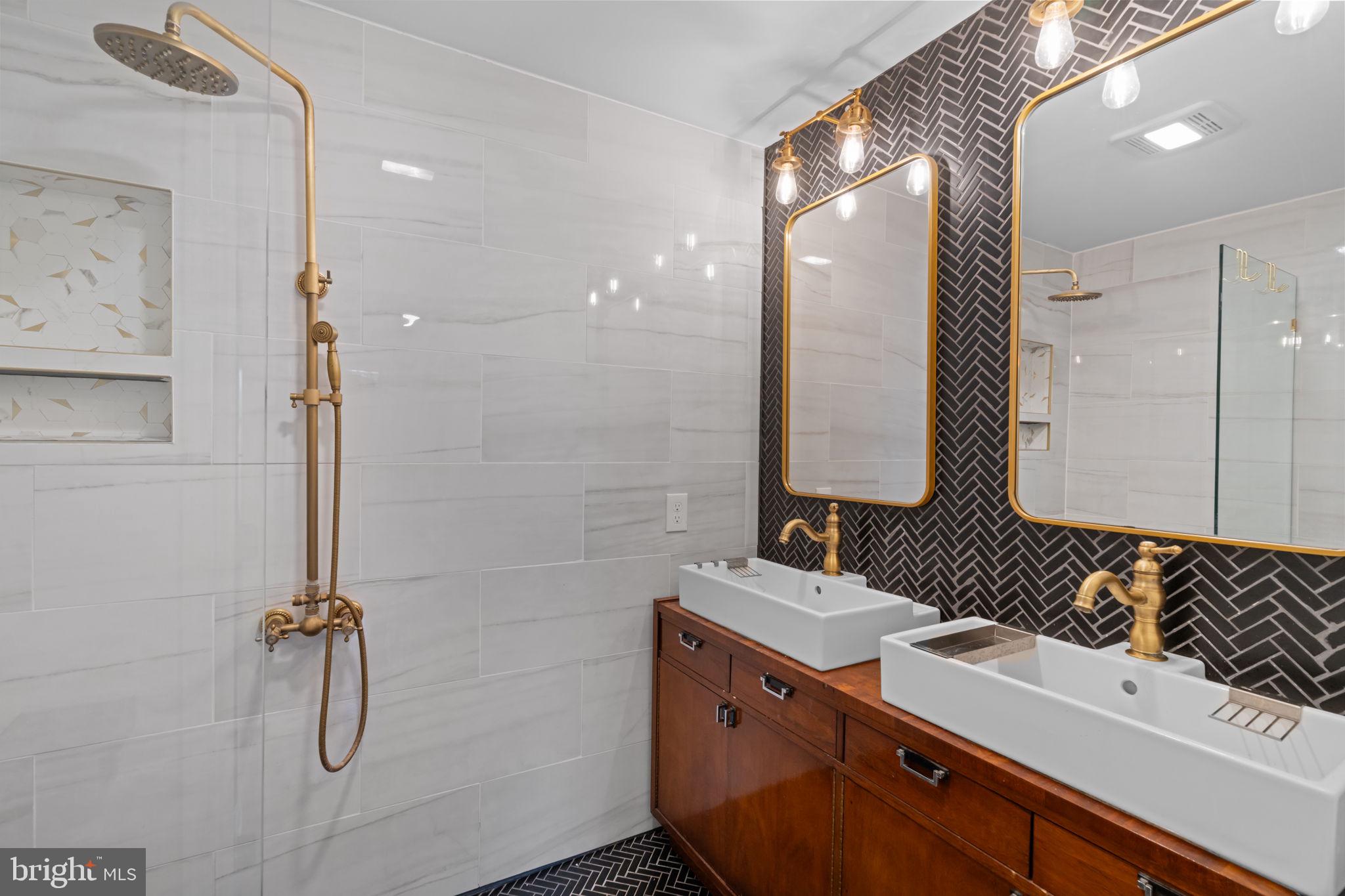 BELLA VISTA - Residential