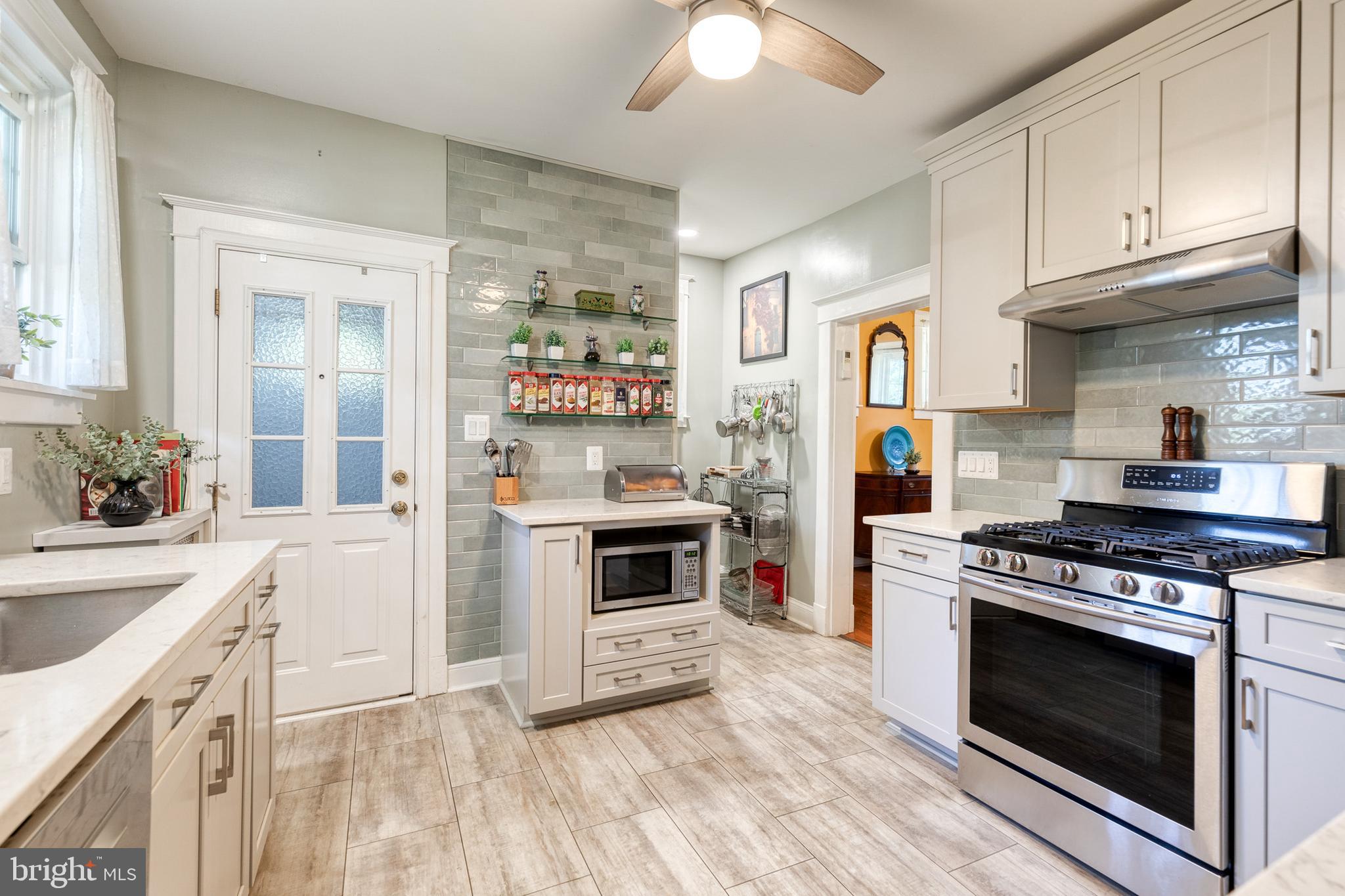 LAKE WALKER - Residential