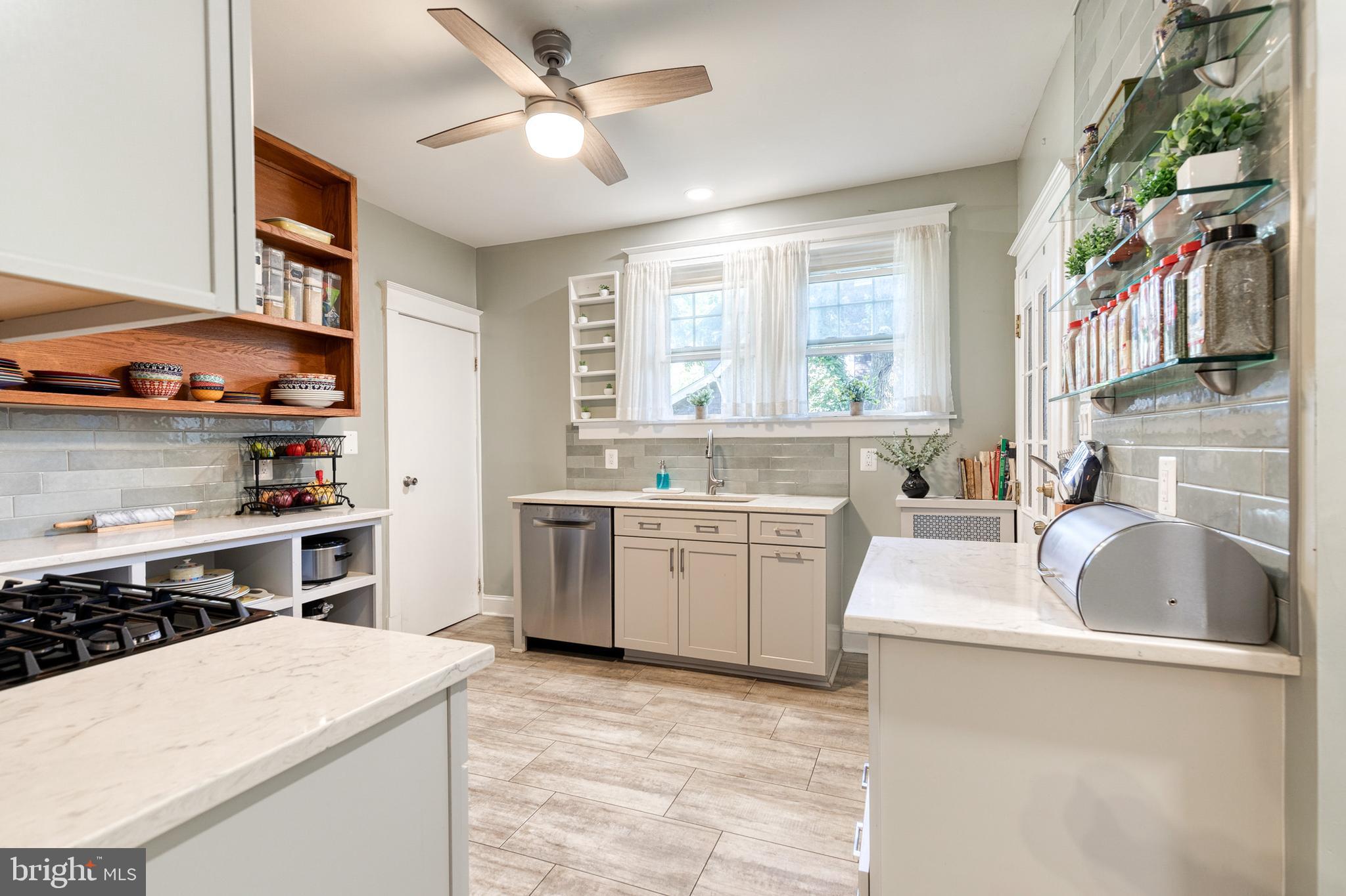 LAKE WALKER - Residential