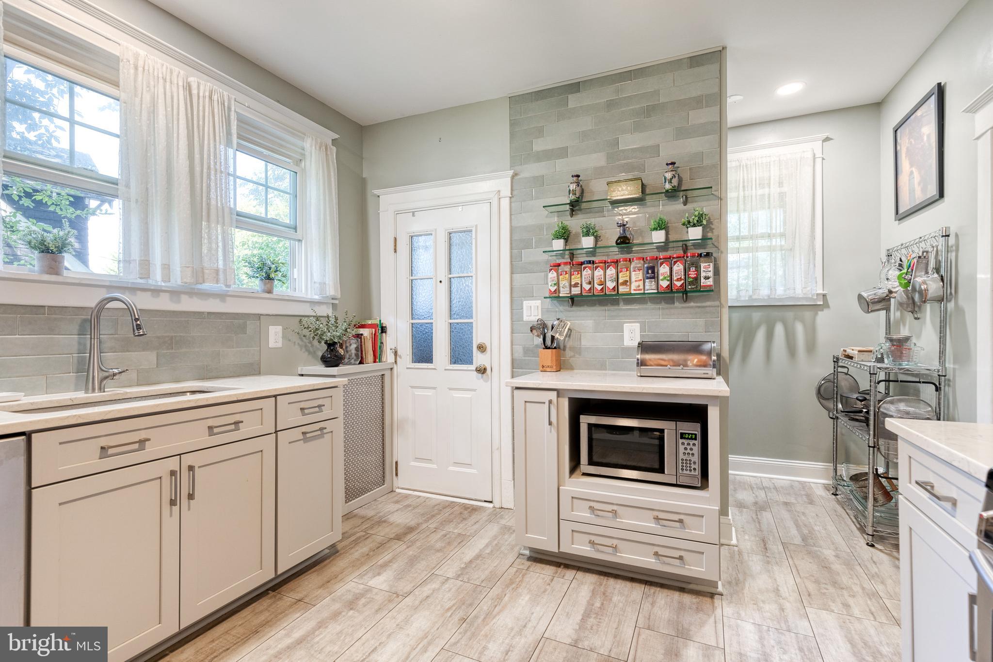 LAKE WALKER - Residential