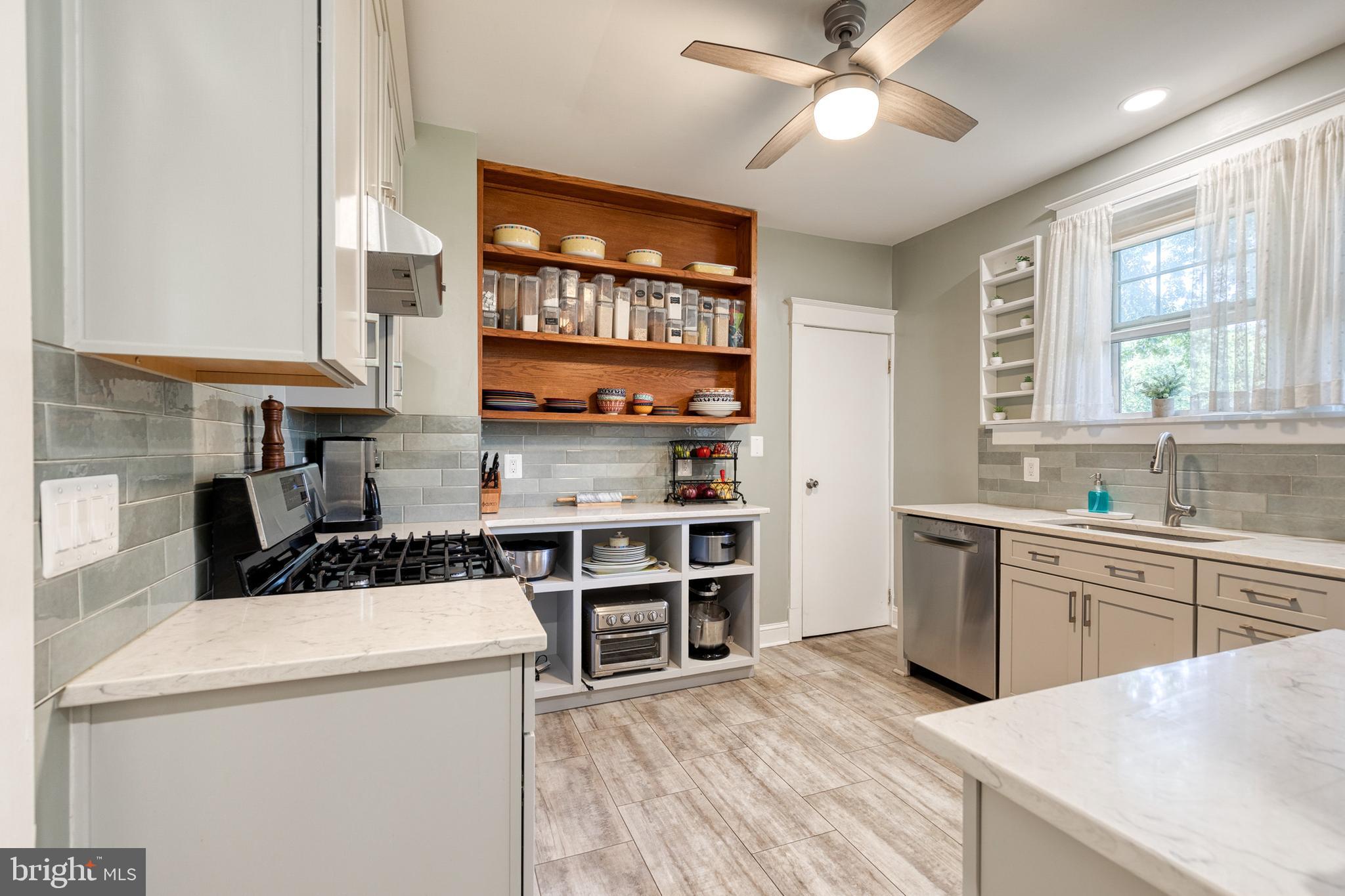 LAKE WALKER - Residential