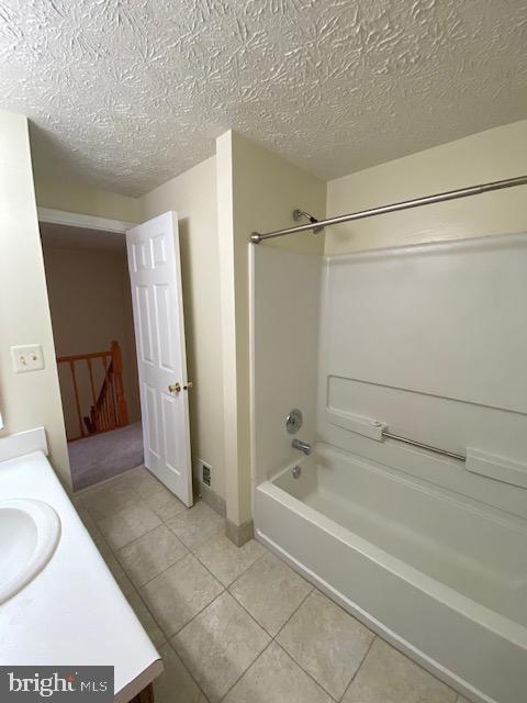 HERITAGE ESTATES - Residential Lease