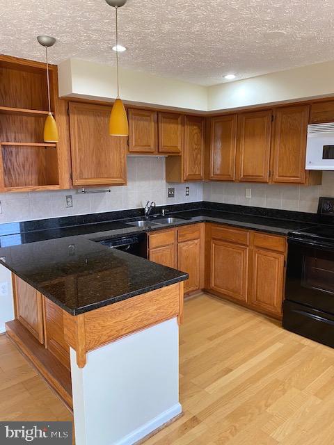 HERITAGE ESTATES - Residential Lease