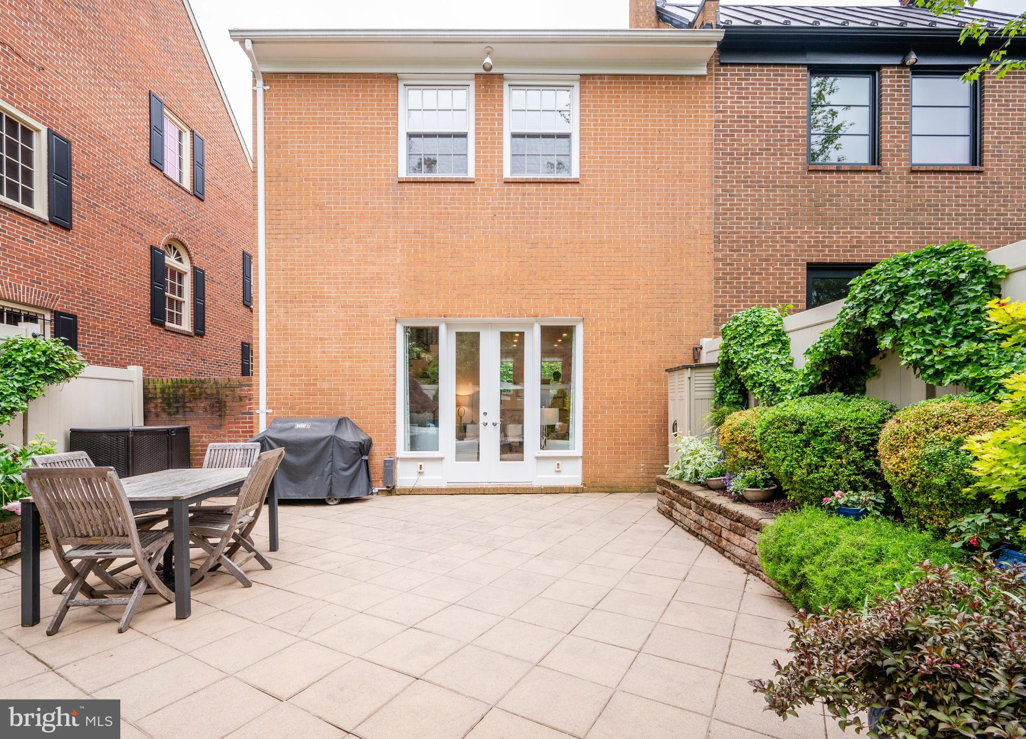 BRANDT TOWNHOUSE - Residential