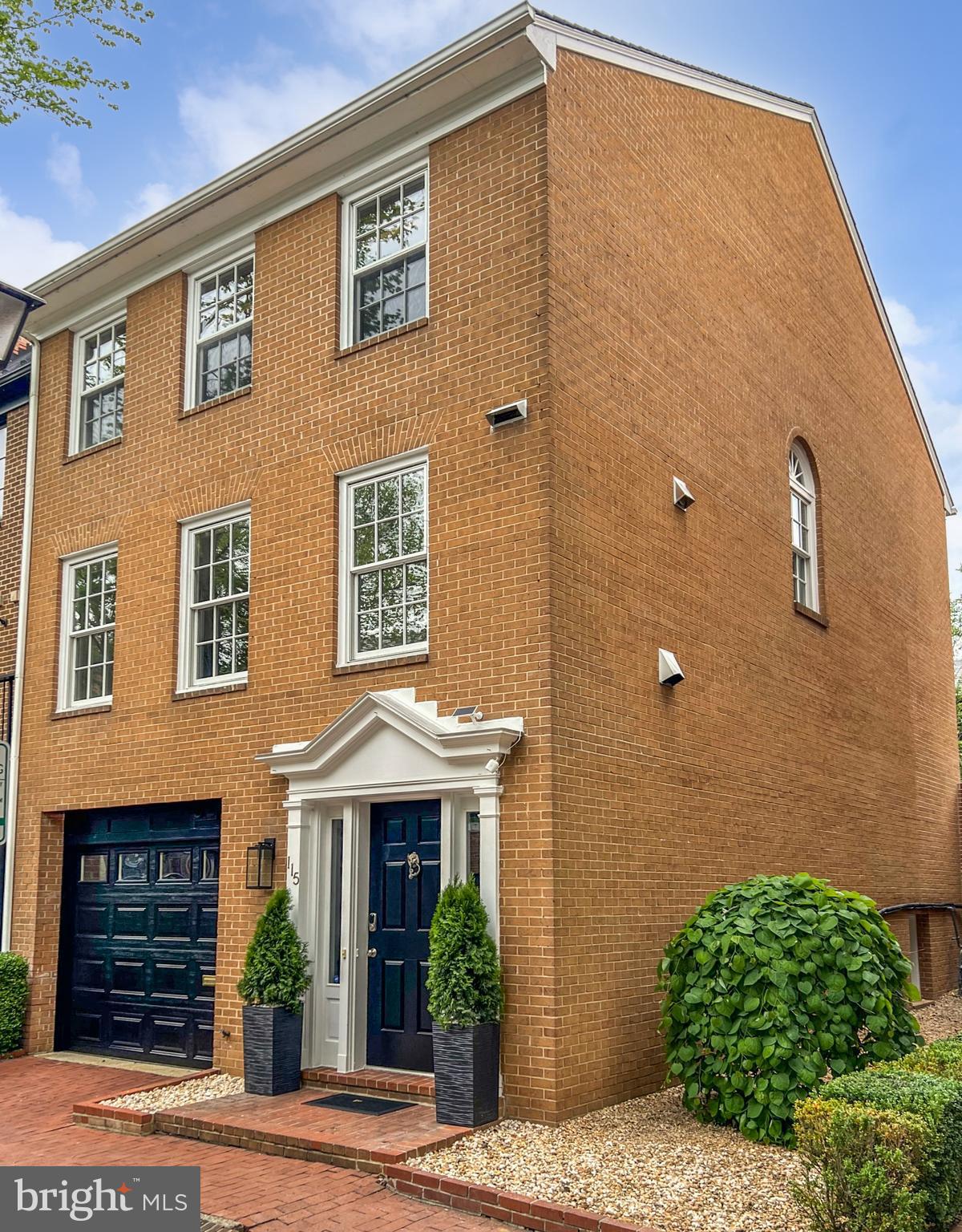 BRANDT TOWNHOUSE - Residential