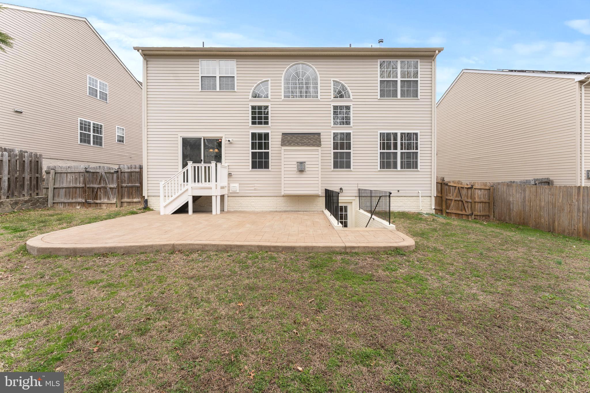 CARRIAGE HILL AT FALLS - Residential