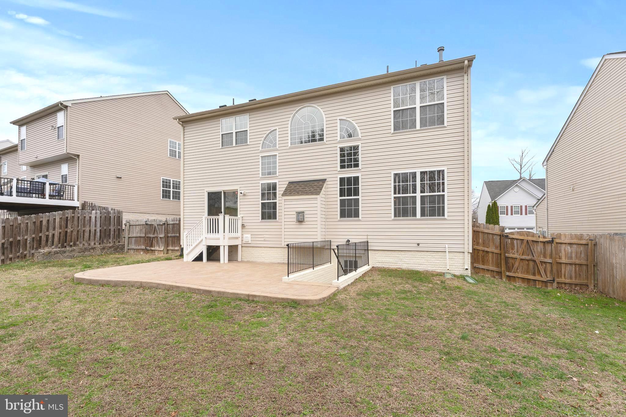 CARRIAGE HILL AT FALLS - Residential