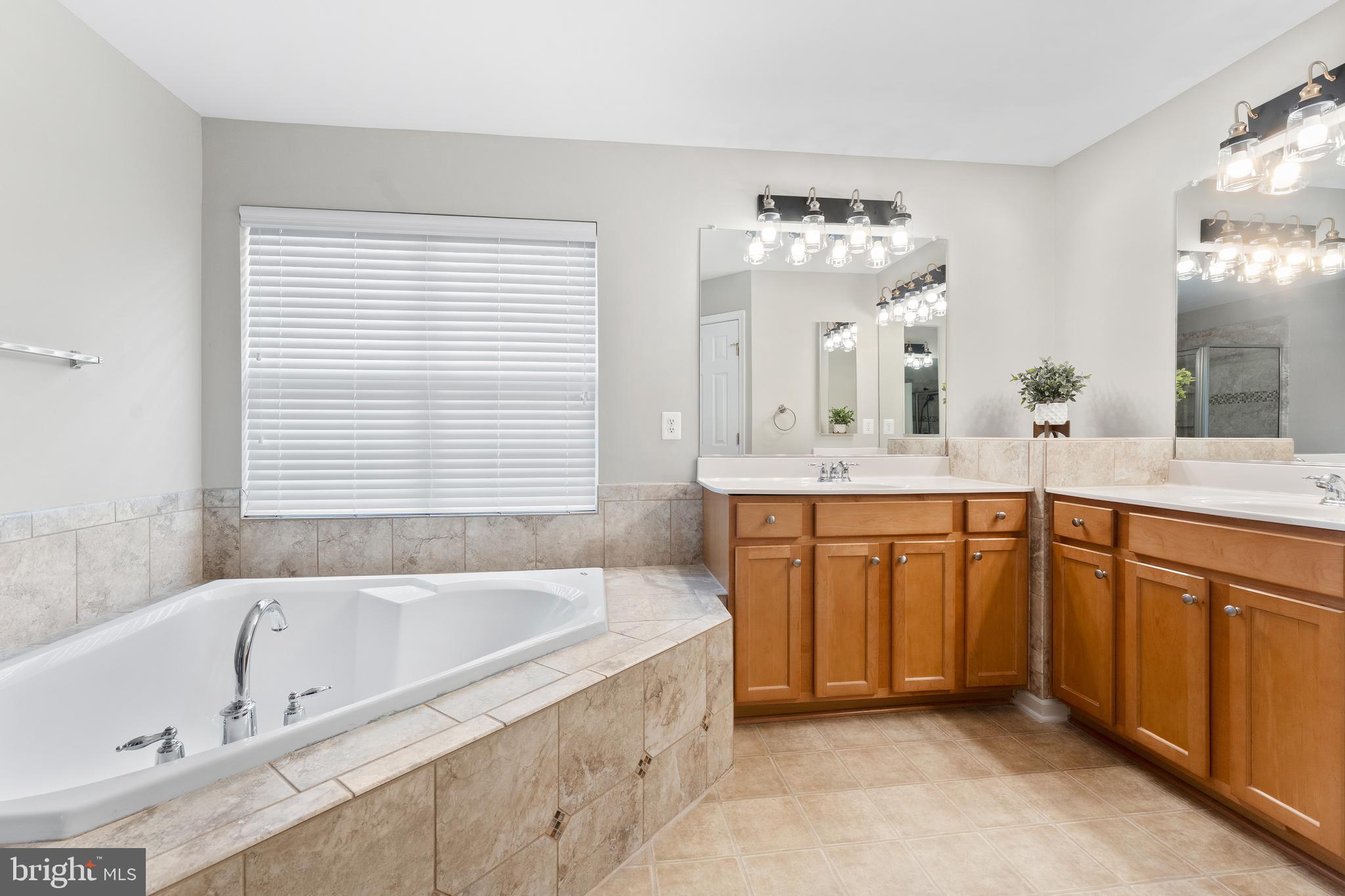 CARRIAGE HILL AT FALLS - Residential