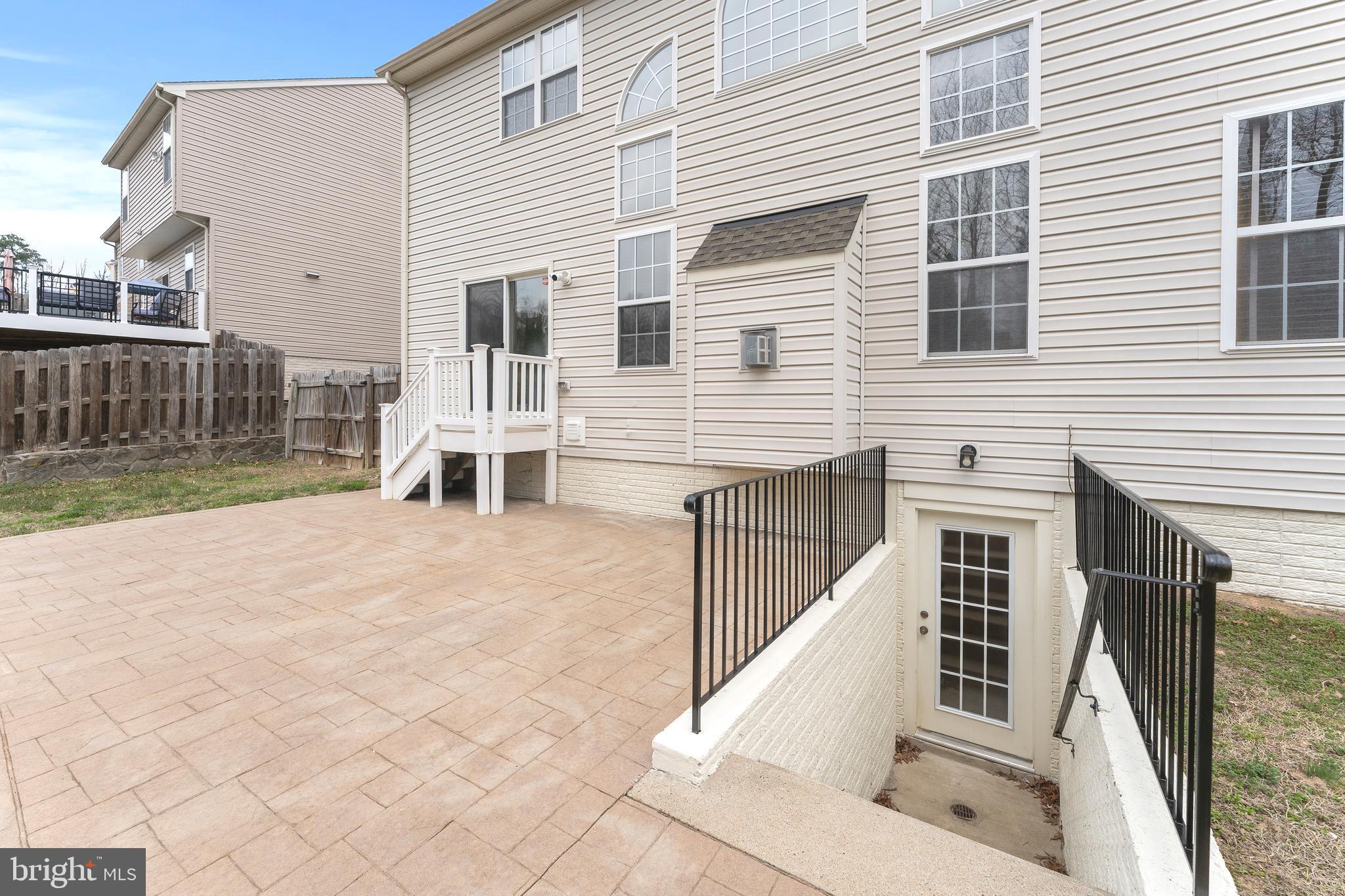 CARRIAGE HILL AT FALLS - Residential