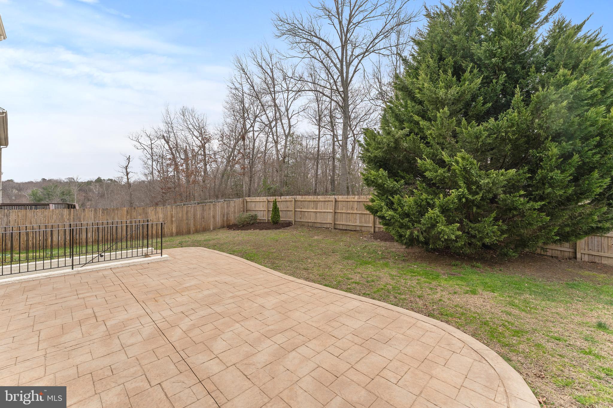 CARRIAGE HILL AT FALLS - Residential