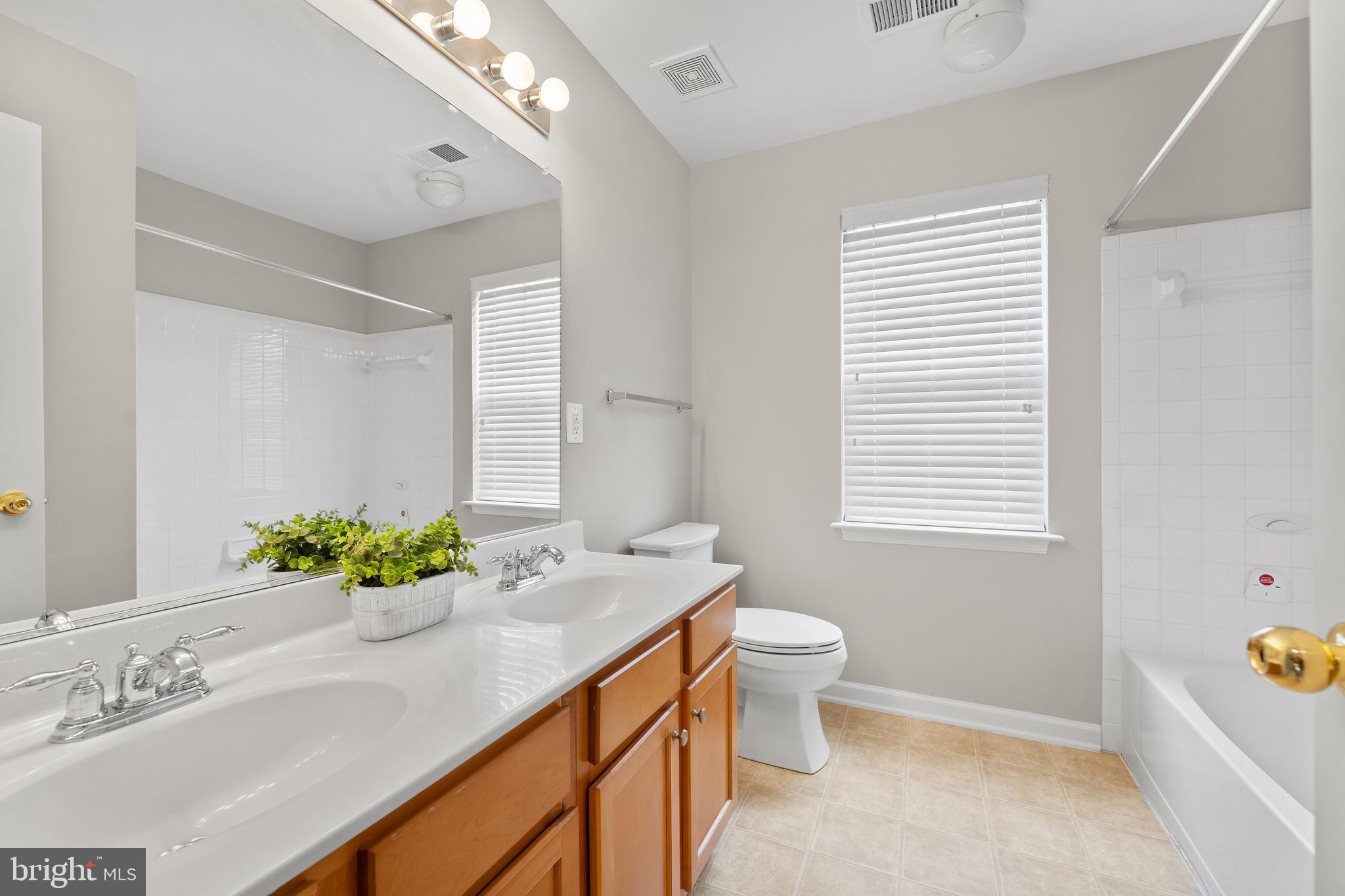 CARRIAGE HILL AT FALLS - Residential