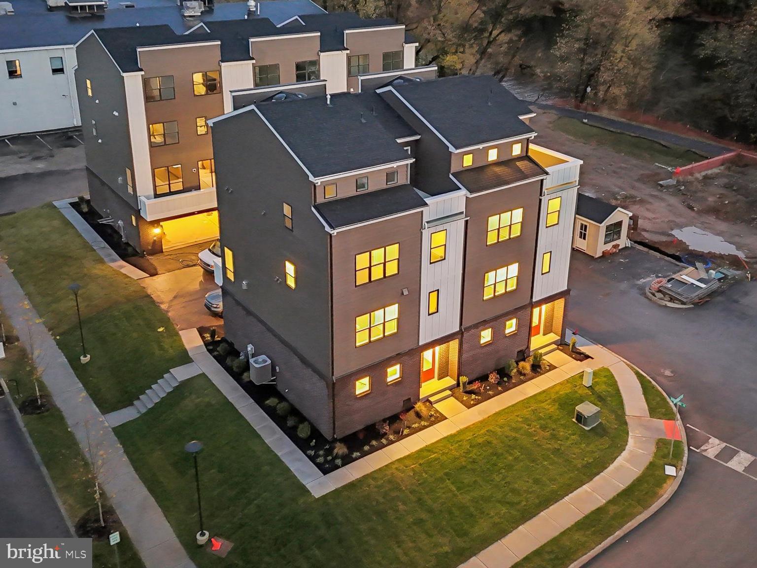 949 RIVERPLACE DRIVE 49O