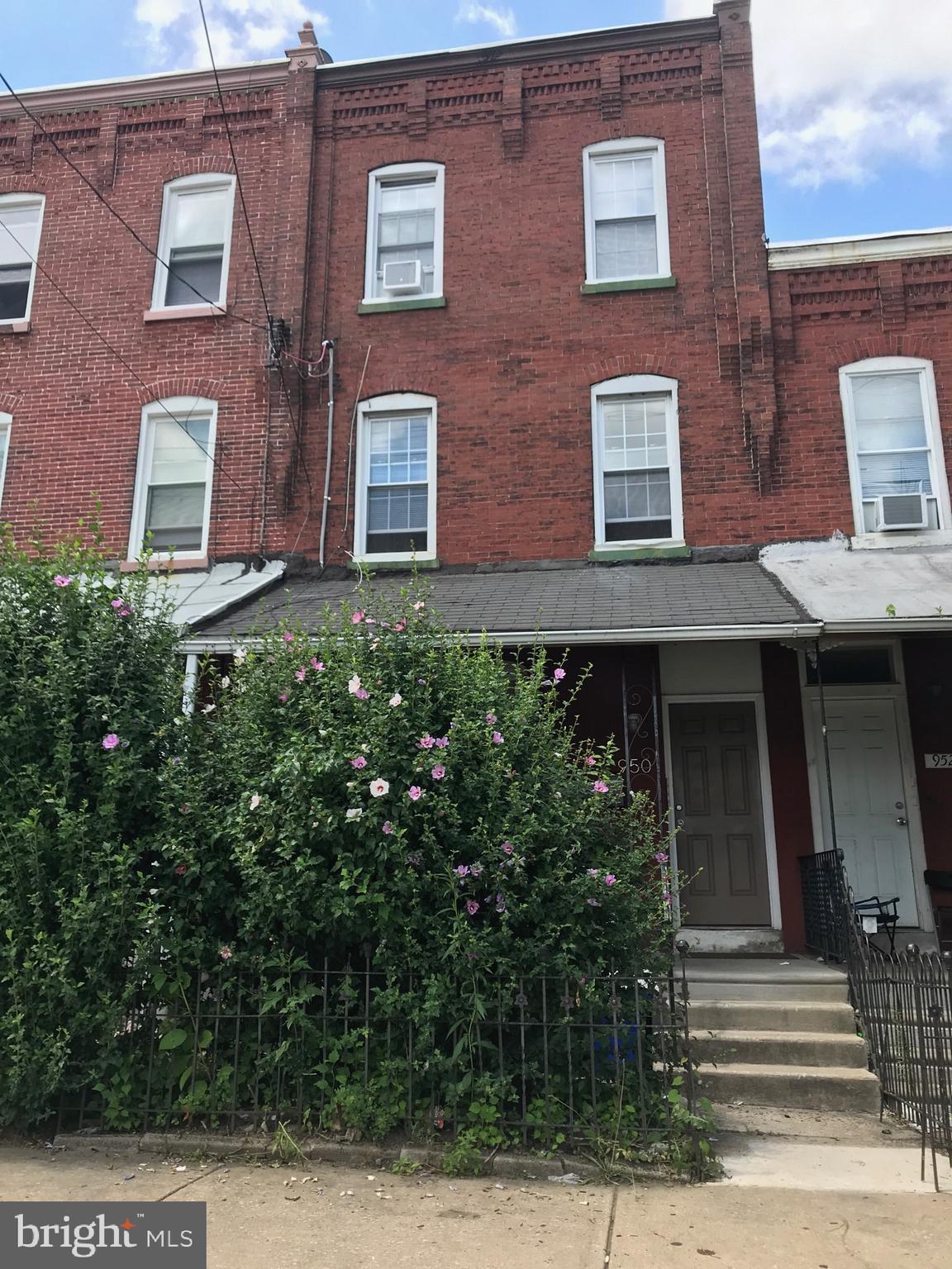 ++++++ OPEN HOUSE FRIDAY 2/28/20 6:00-7:00pm ++++++++One Room Studio & Bathroom, just a short walk to the park.$45 Application fee. To move in $1650 ($550x3)Must have NO EVICTIONS & NO FELONIES.