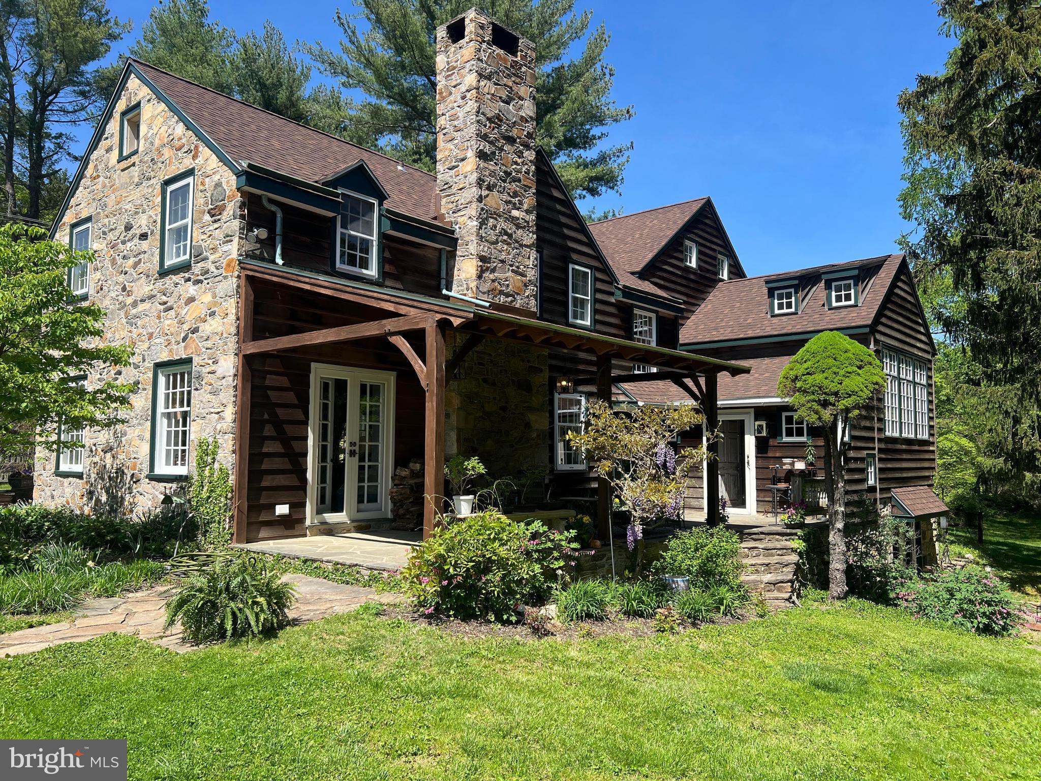 WOODSIDE - Residential