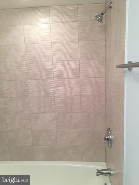 IDYLWOOD TOWERS - Residential Lease